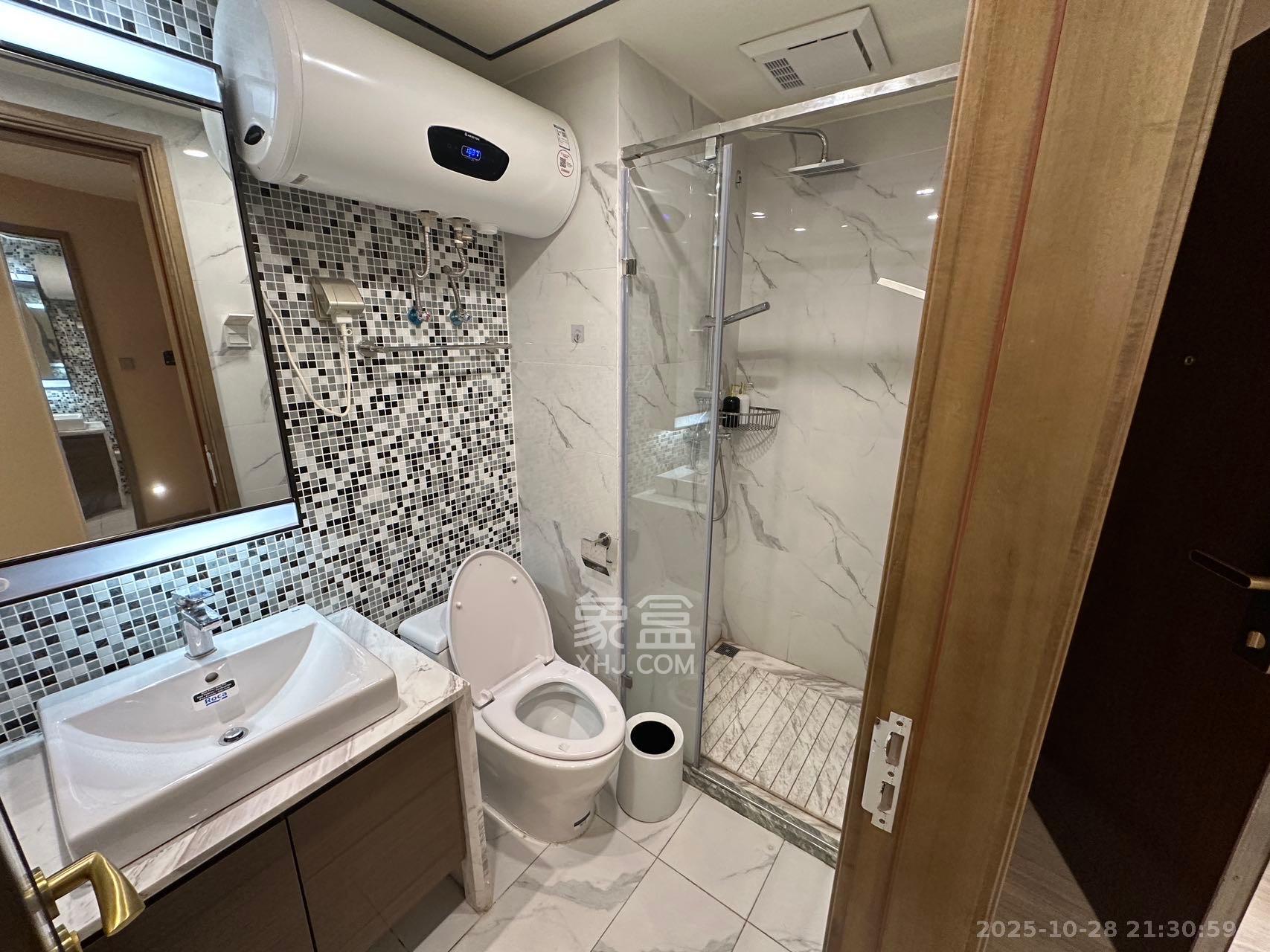 恒大誉府（融誉商业中心）  1室1厅1卫    1700.0元/月室内图