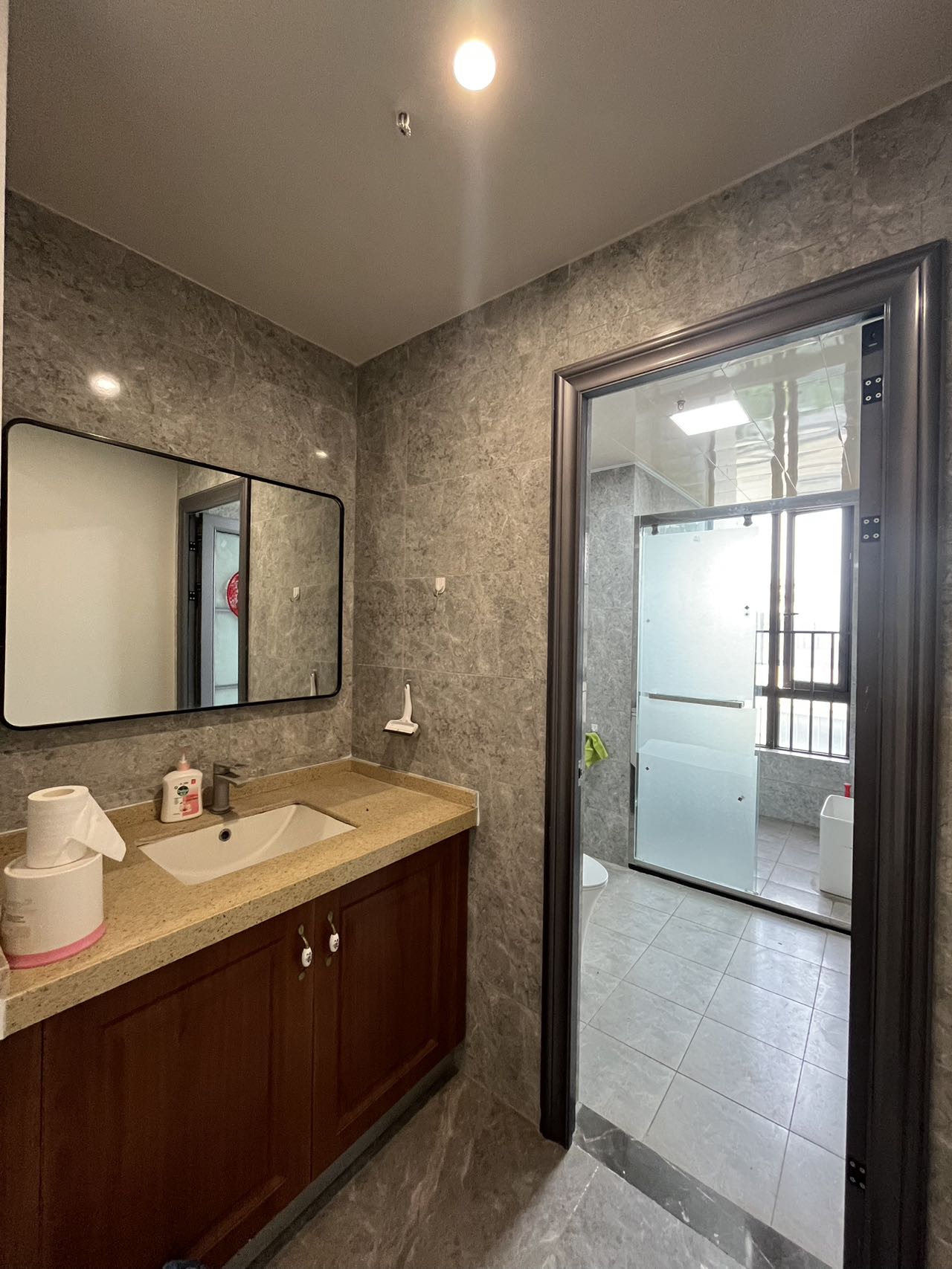 华润中心  2室2厅1卫    3000.0元/月 华润中心  2室2厅1卫    3000.0元/月室内图