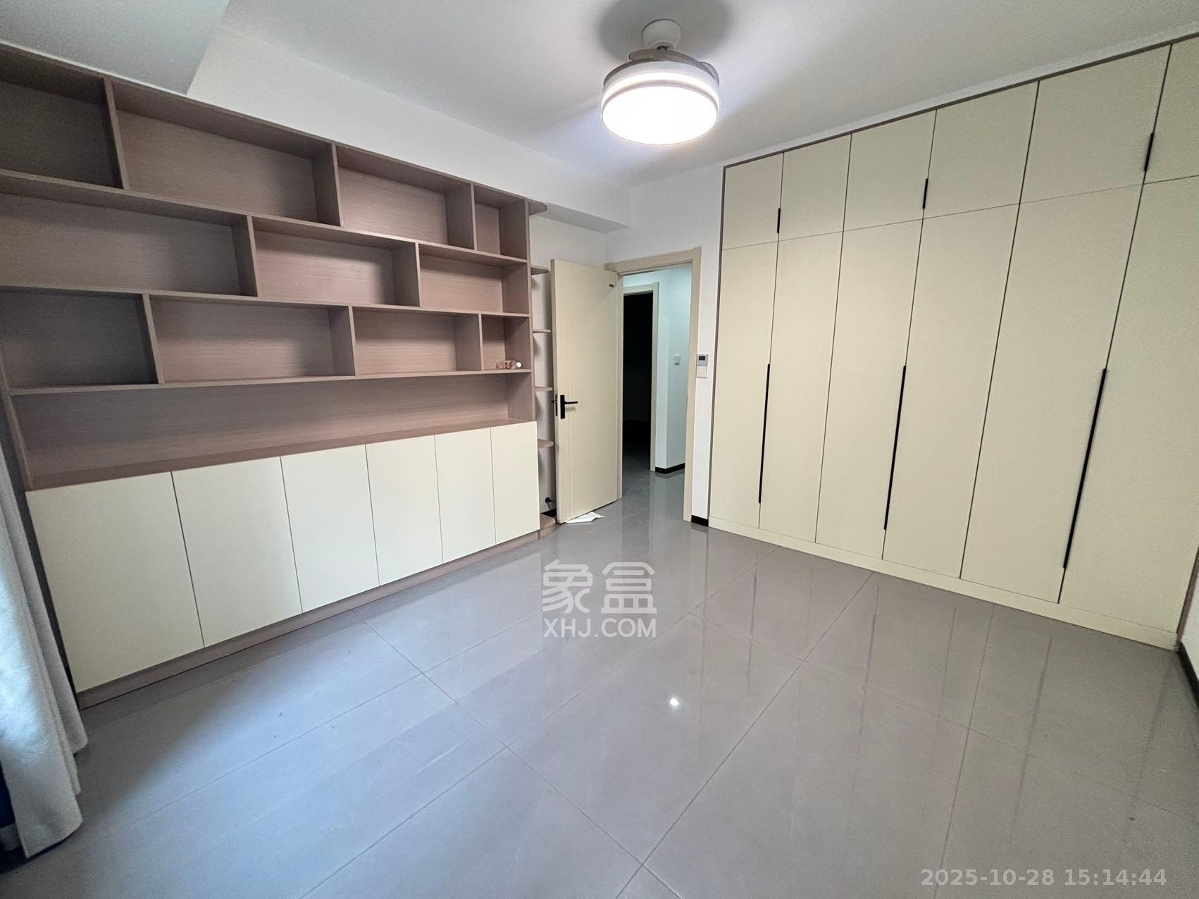 建发央著  4室2厅2卫    5000.0元/月 建发央著  4室2厅2卫    5000.0元/月室内图