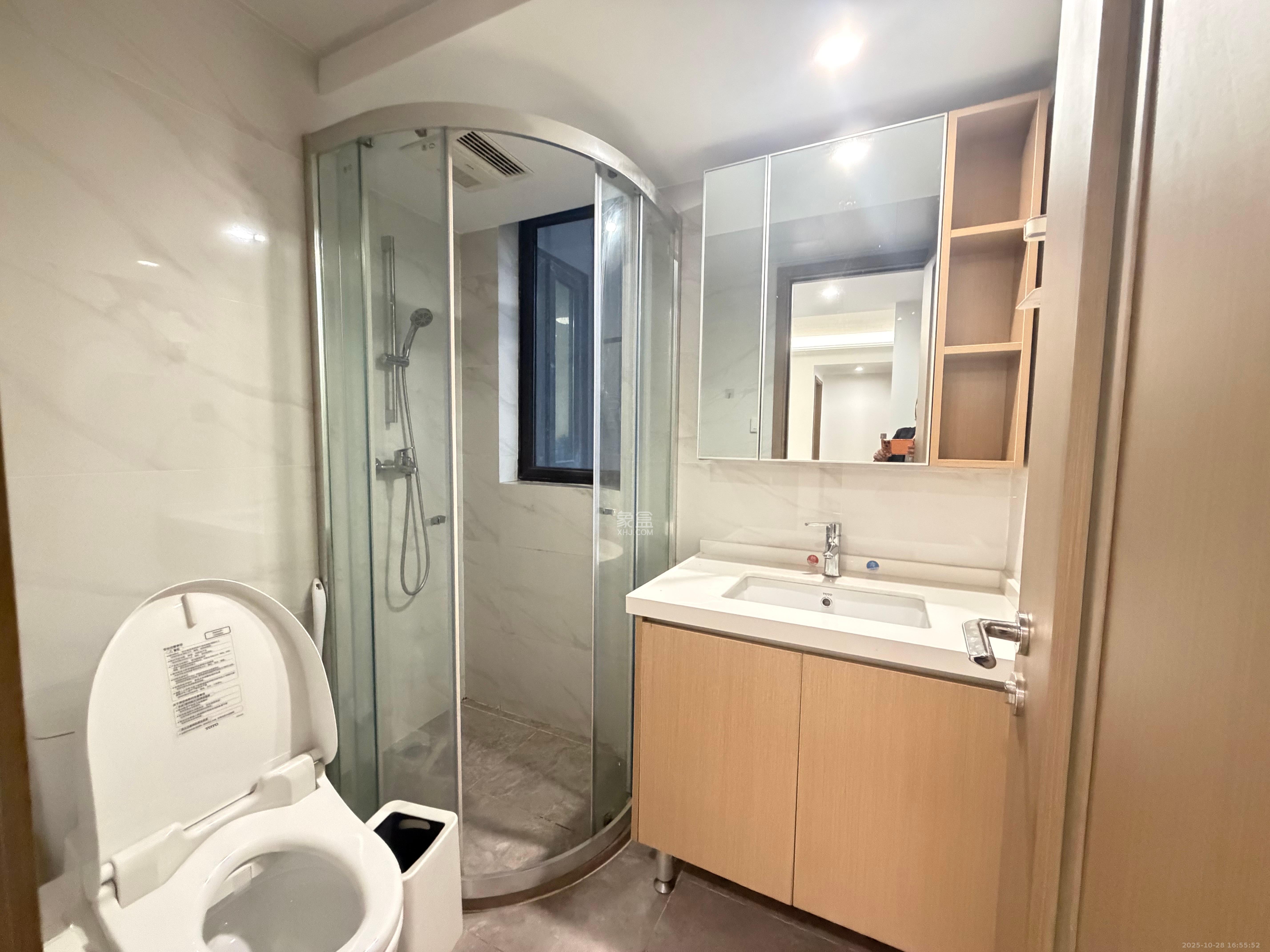 招商华发依云曦城  3室2厅2卫    2400.0元/月 招商华发依云曦城  3室2厅2卫    2400.0元/月室内图