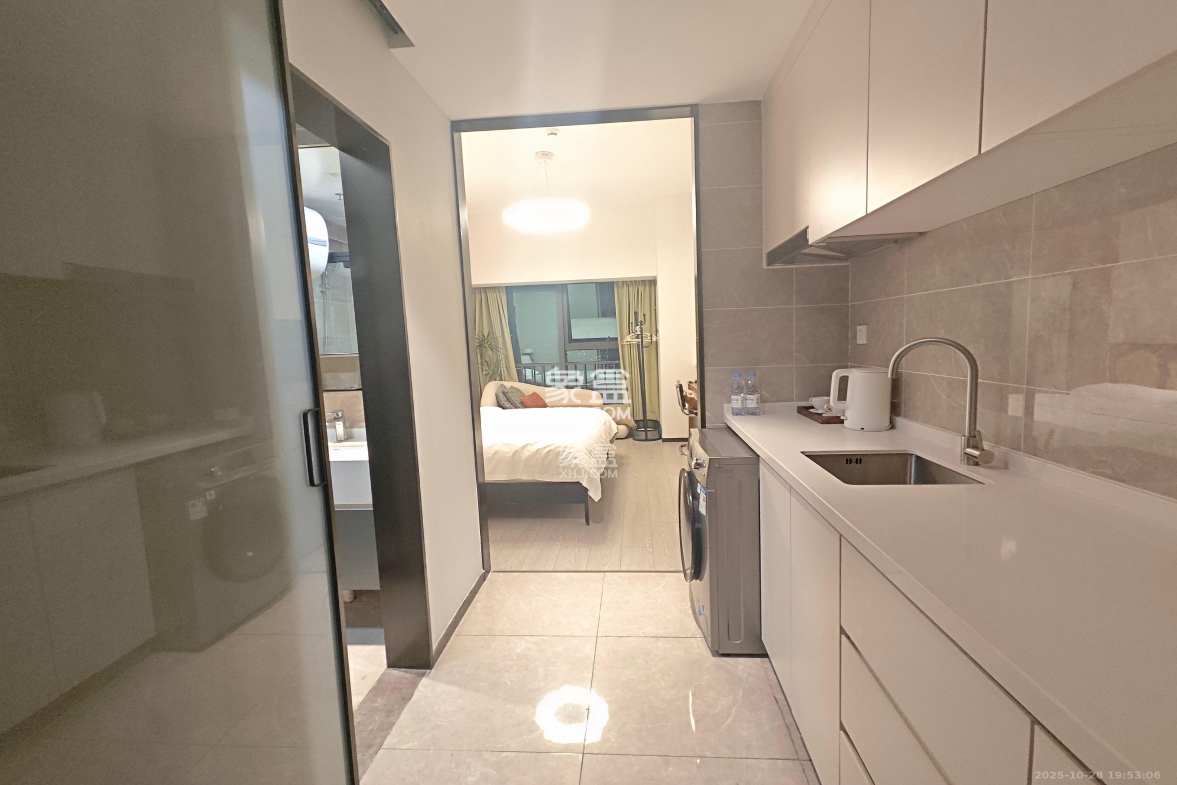 华润置地中心 1室1厅1卫 2200.0元/月 华润置地中心 1室1厅1卫 2200.0元/月室内图