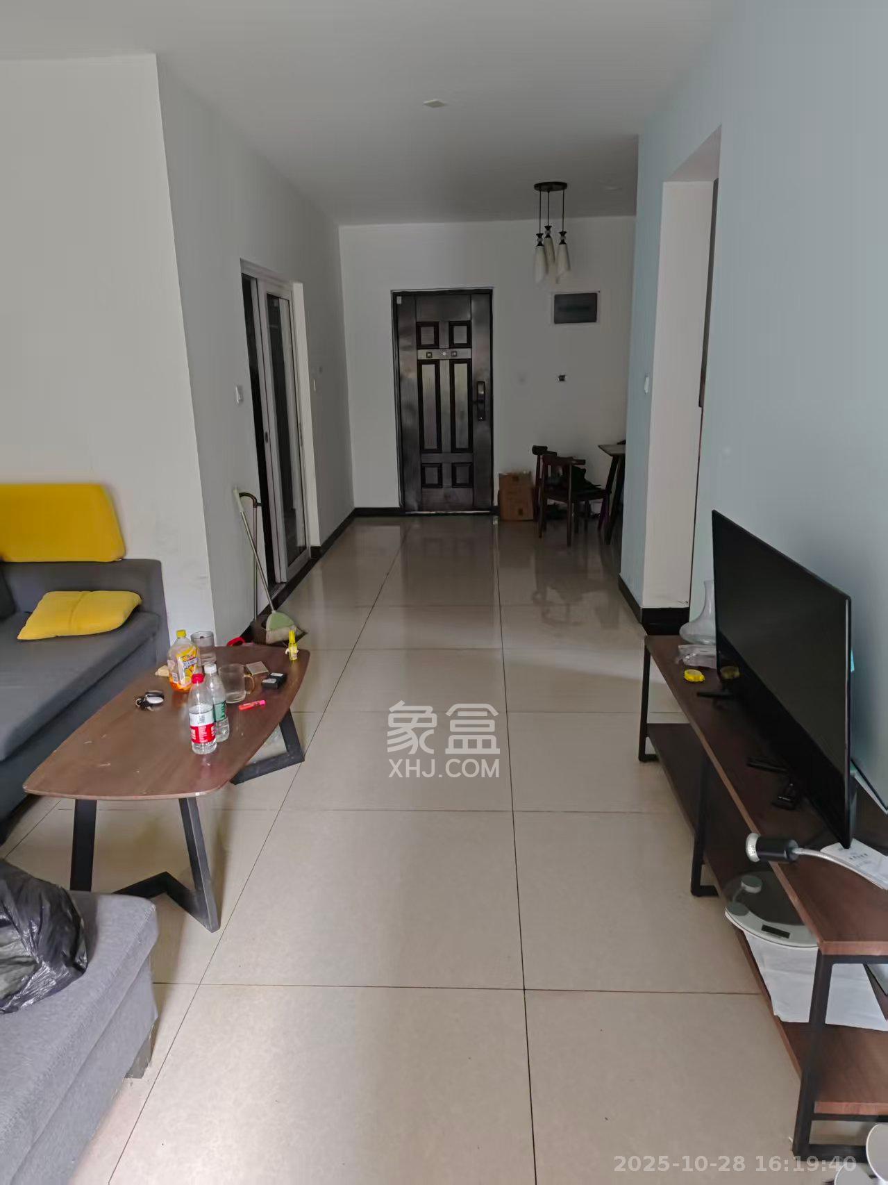 金地格林公馆  3室2厅1卫    2400.0元/月 金地格林公馆  3室2厅1卫    2400.0元/月室内图1