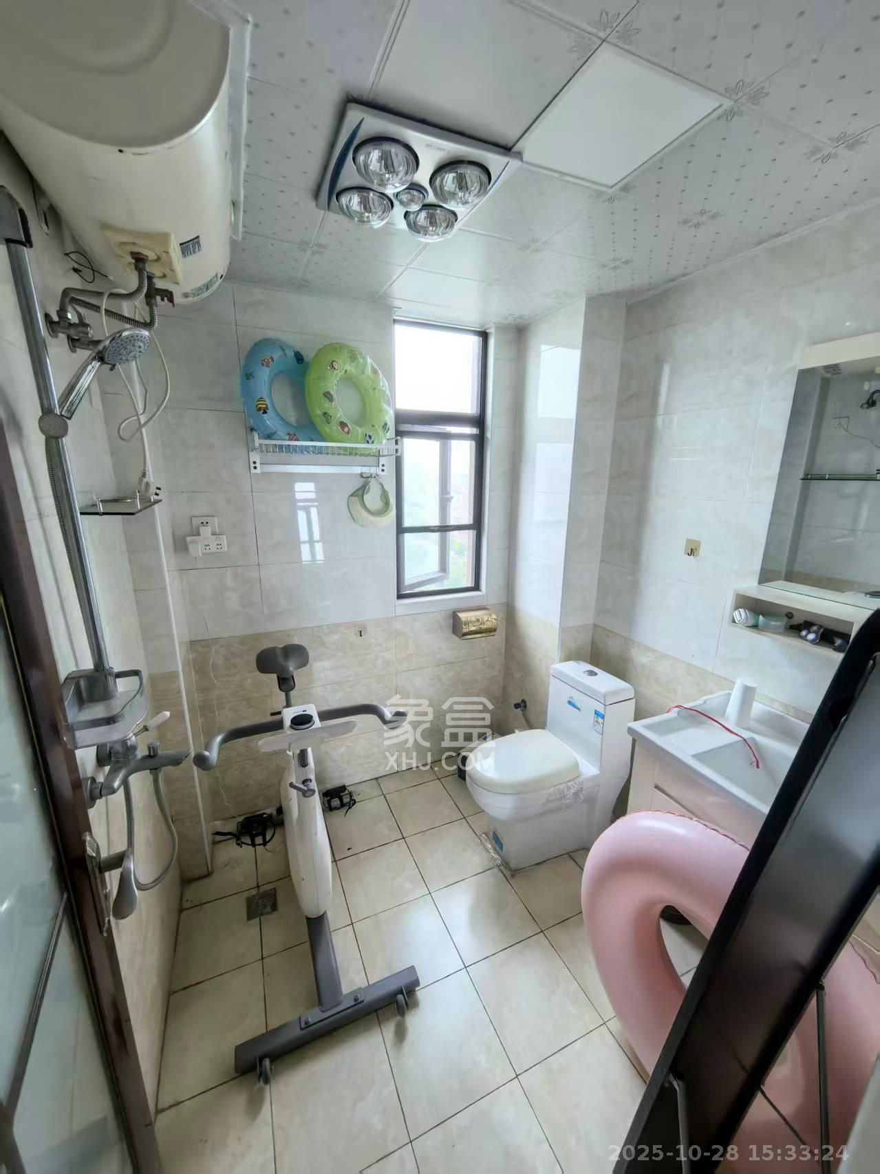 康桥长郡  3室2厅2卫    1900.0元/月室内图