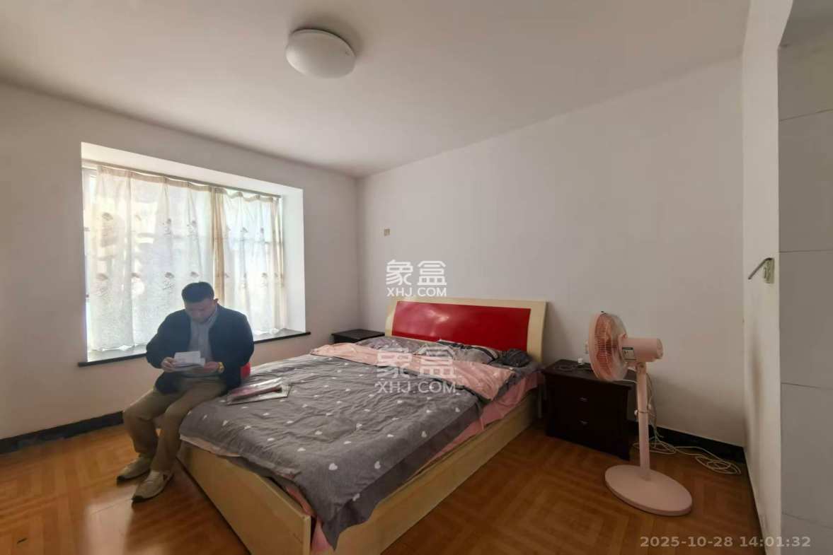 生活艺术城 3室2厅2卫 2500.0元/月 生活艺术城 3室2厅2卫 2500.0元/月室内图