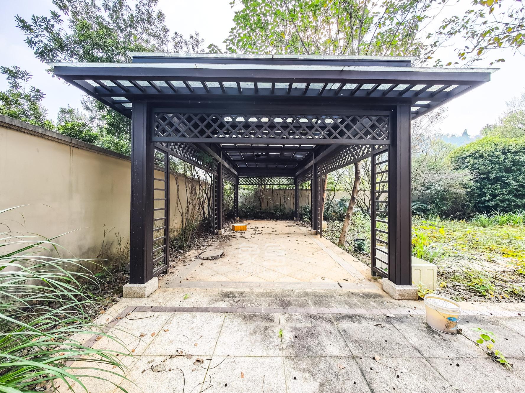 绿城青竹园  5室3厅4卫    1800.0万 绿城青竹园  5室3厅4卫    1800.0万其他