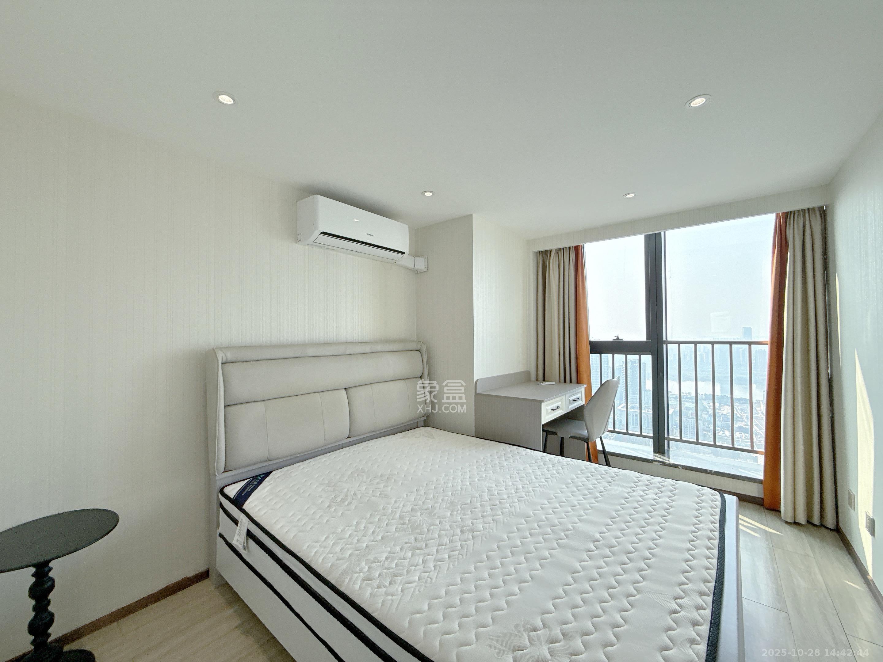 华远华时代 3室2厅2卫 3500.0元/月 华远华时代 3室2厅2卫 3500.0元/月室内图