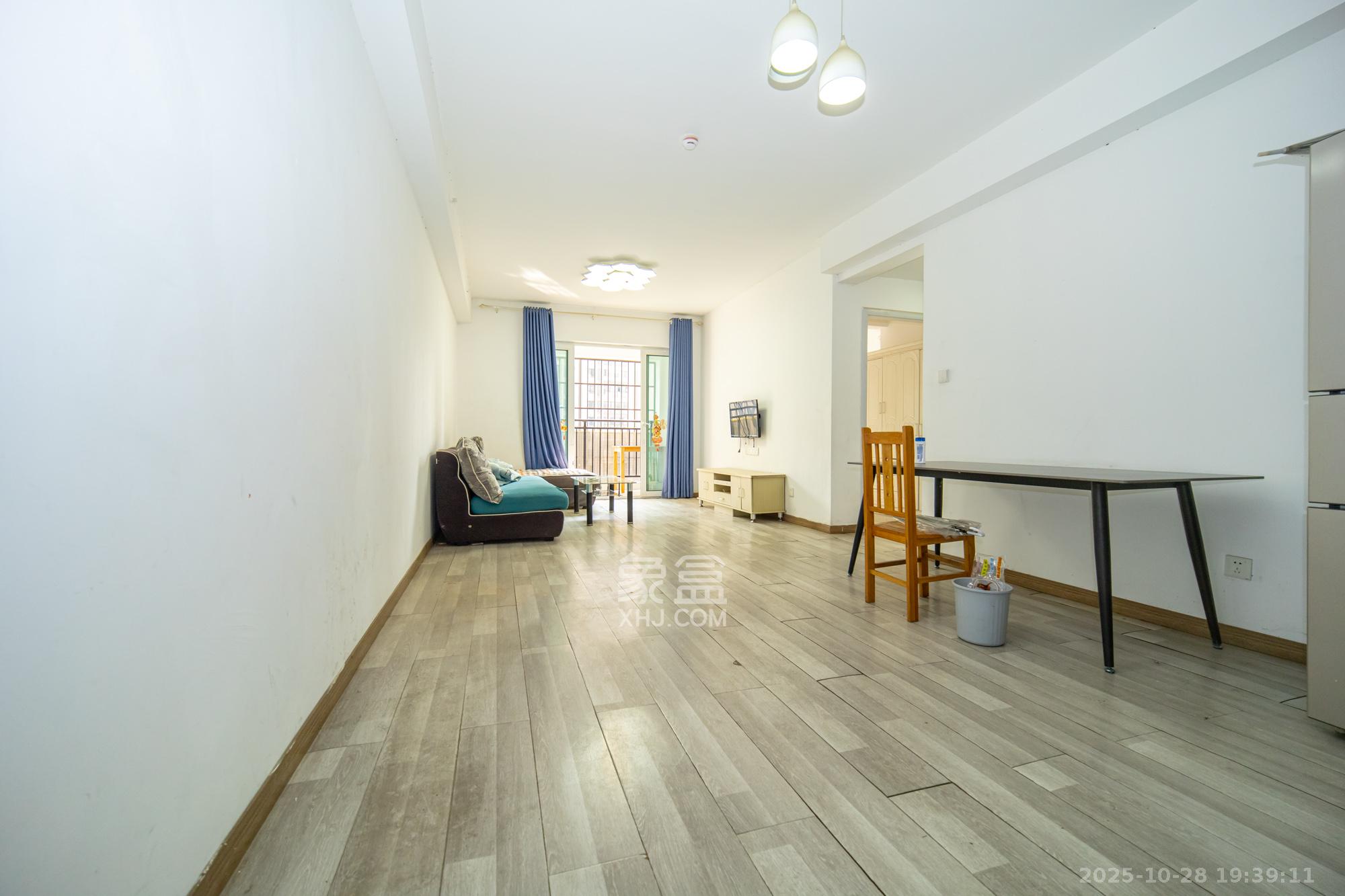 金科时代中心  3室2厅1卫    69.8万客厅