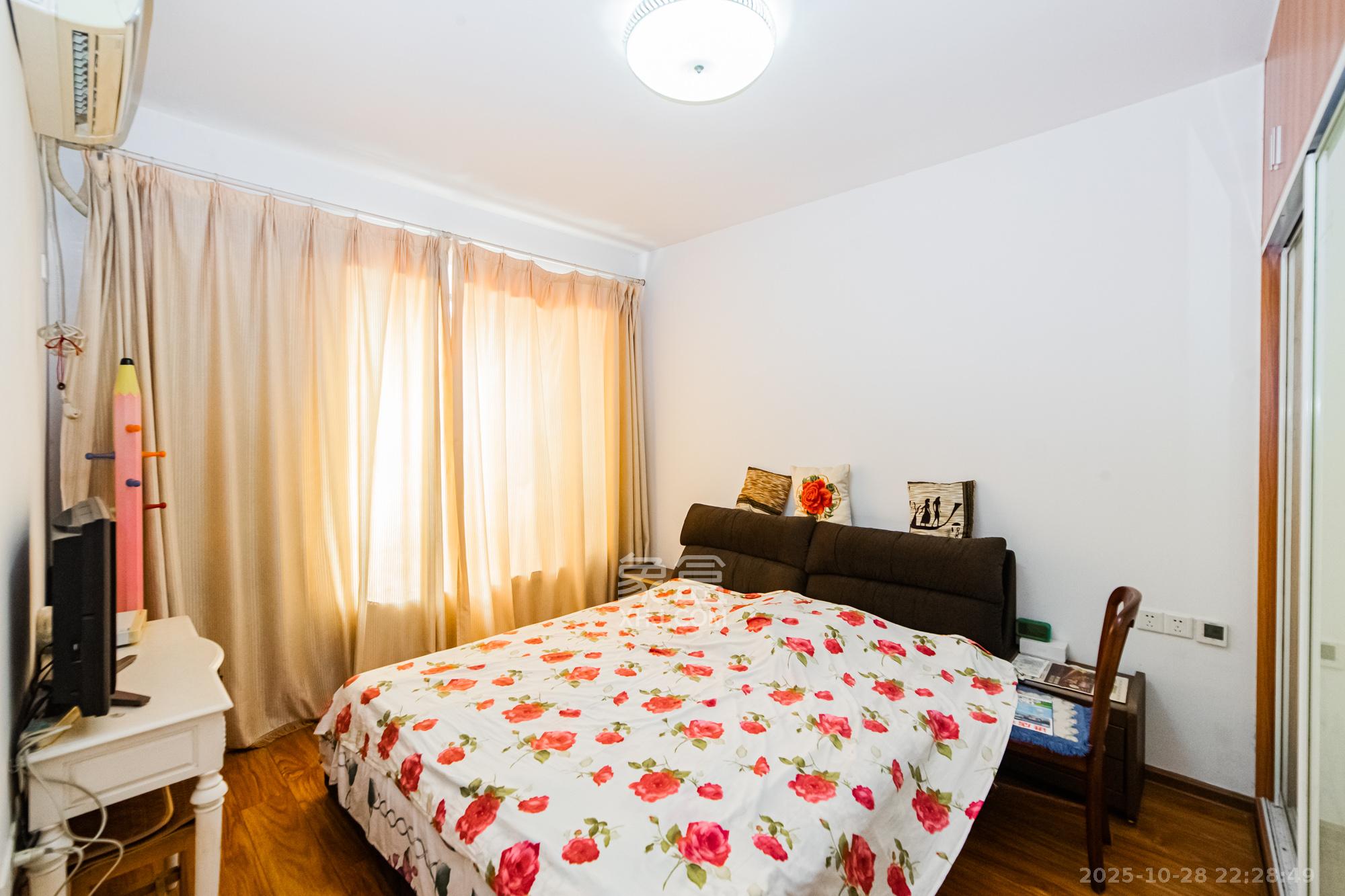 湘江世纪城悦江苑  2室2厅1卫    80.0万卧室