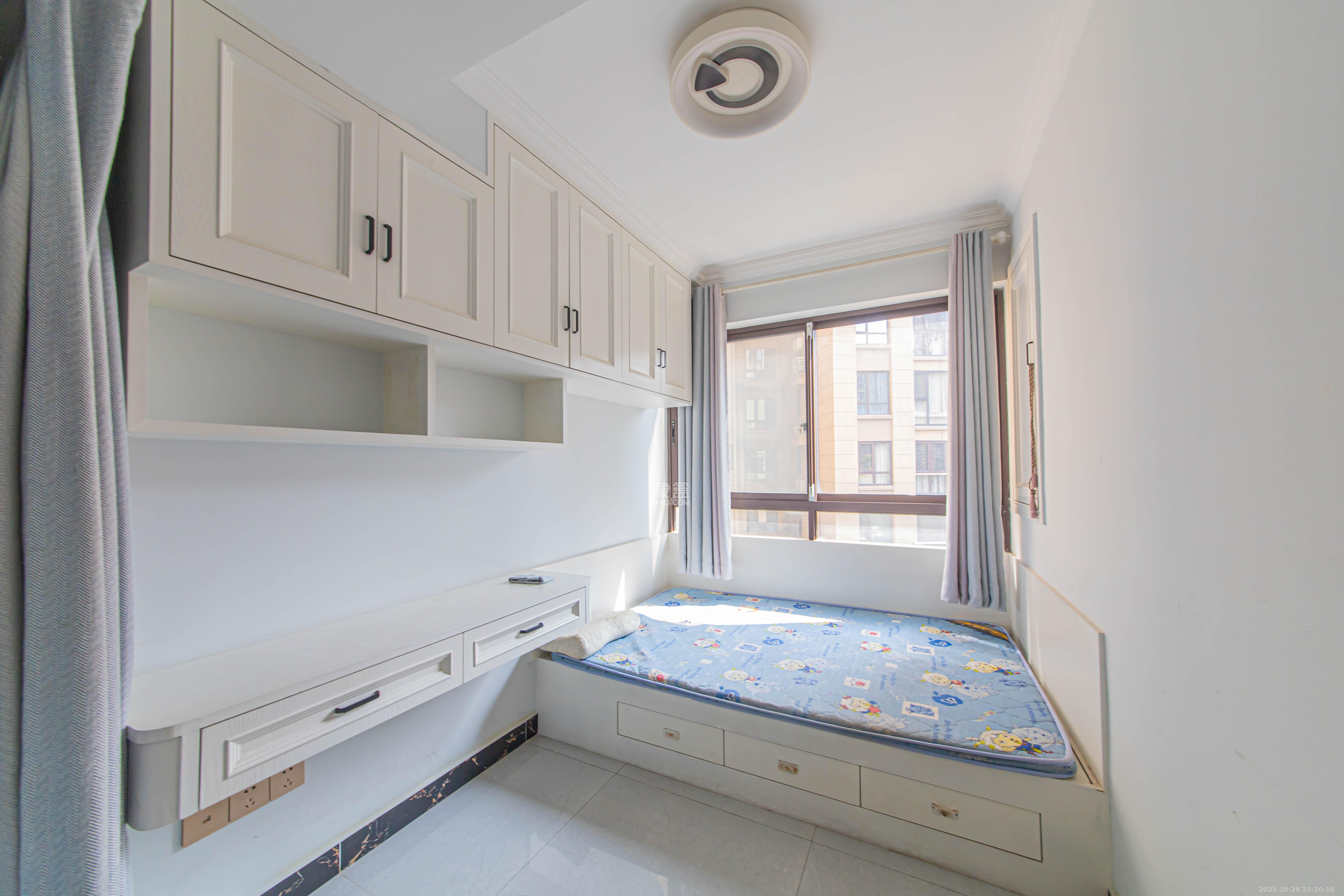 鑫远悦城(鑫远悦时代) 3室2厅1卫 90.0万 鑫远悦城(鑫远悦时代) 3室2厅1卫 90.0万卧室