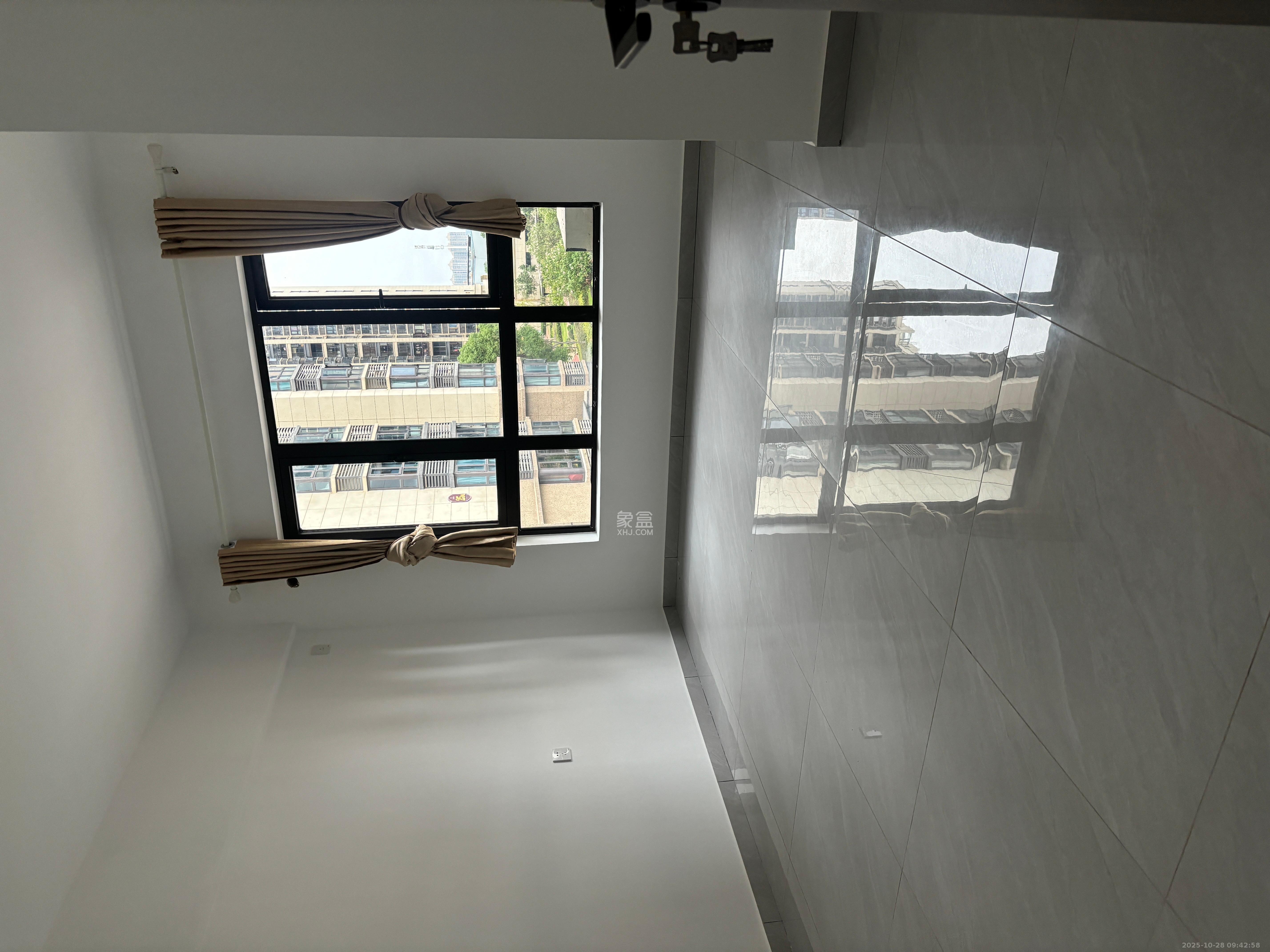 财汇新天地(财汇商务广场)  3室2厅1卫    2000.0元/月 财汇新天地(财汇商务广场)  3室2厅1卫    2000.0元/月室内图