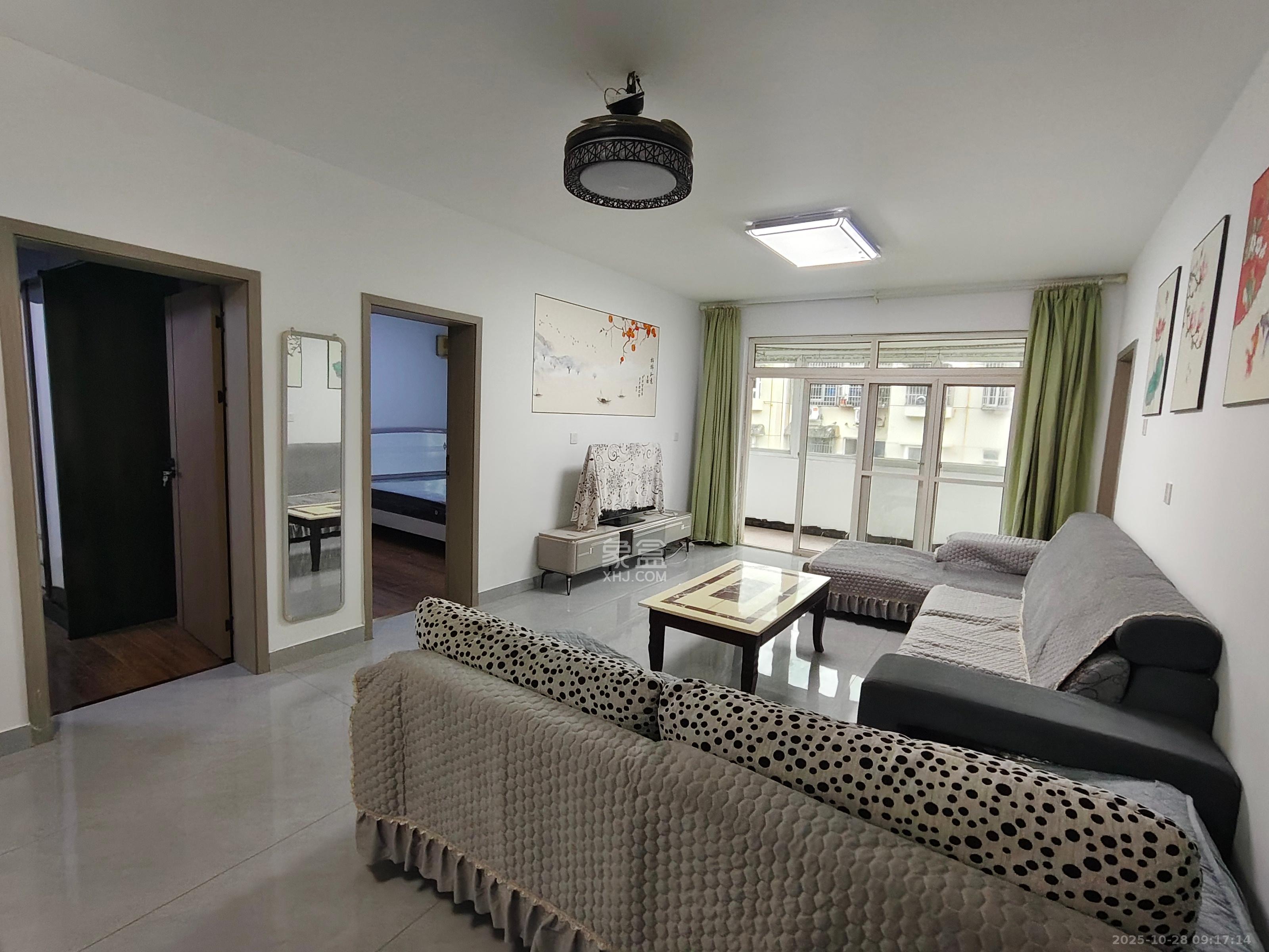 航天大院  3室2厅2卫    2100.0元/月室内图