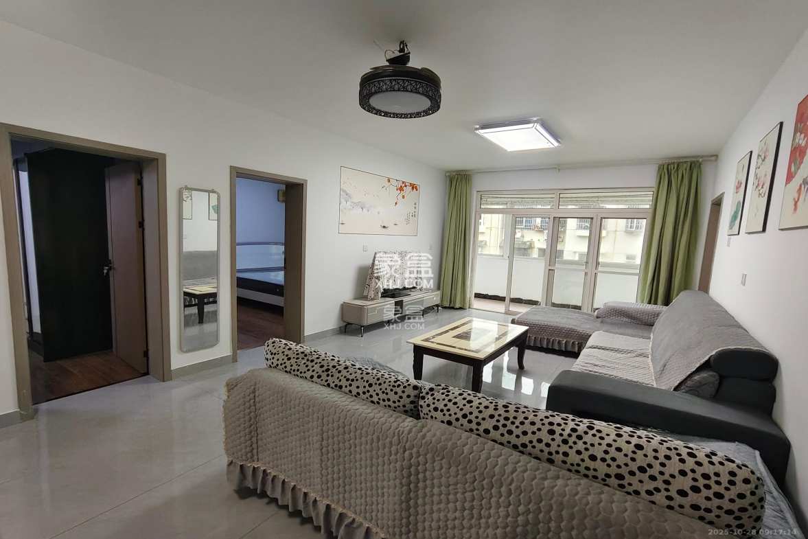 航天大院 3室2厅2卫 2100.0元/月 航天大院 3室2厅2卫 2100.0元/月室内图