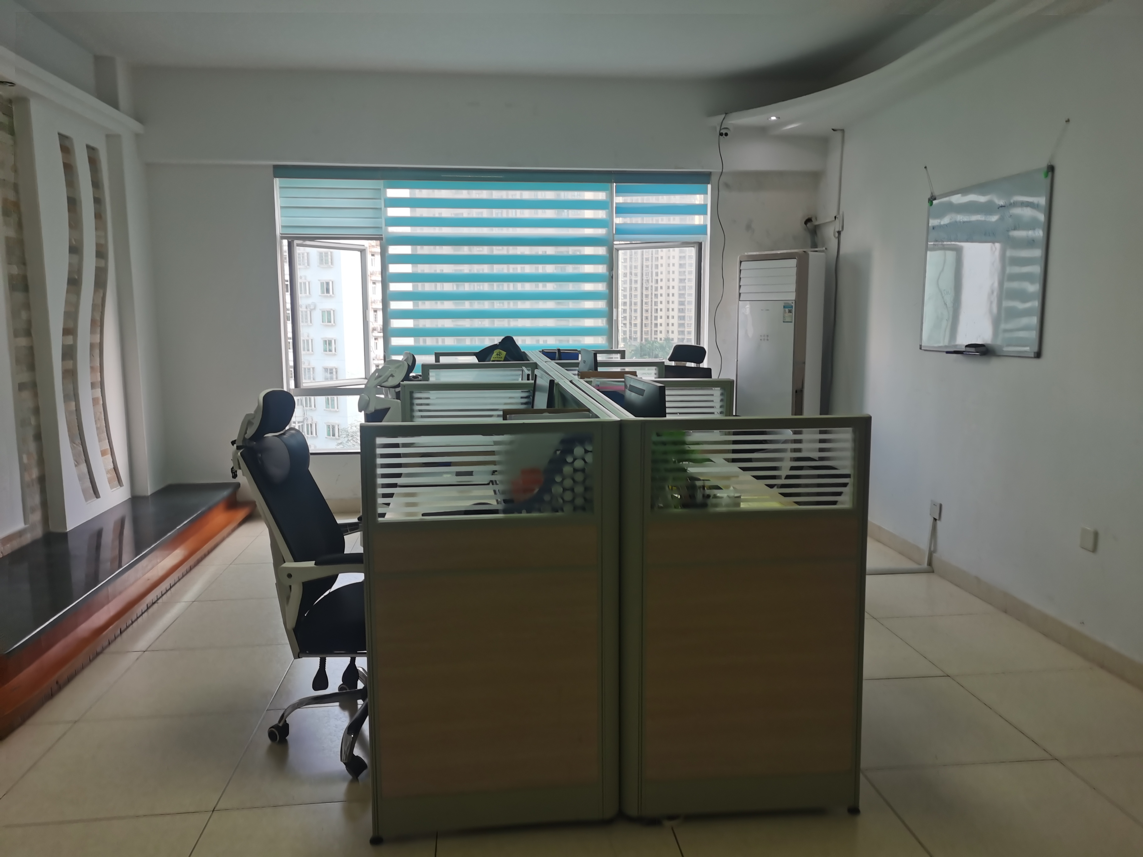 名门广场南区(一期) 3室2厅2卫 218.0万 名门广场南区(一期) 3室2厅2卫 218.0万室内图