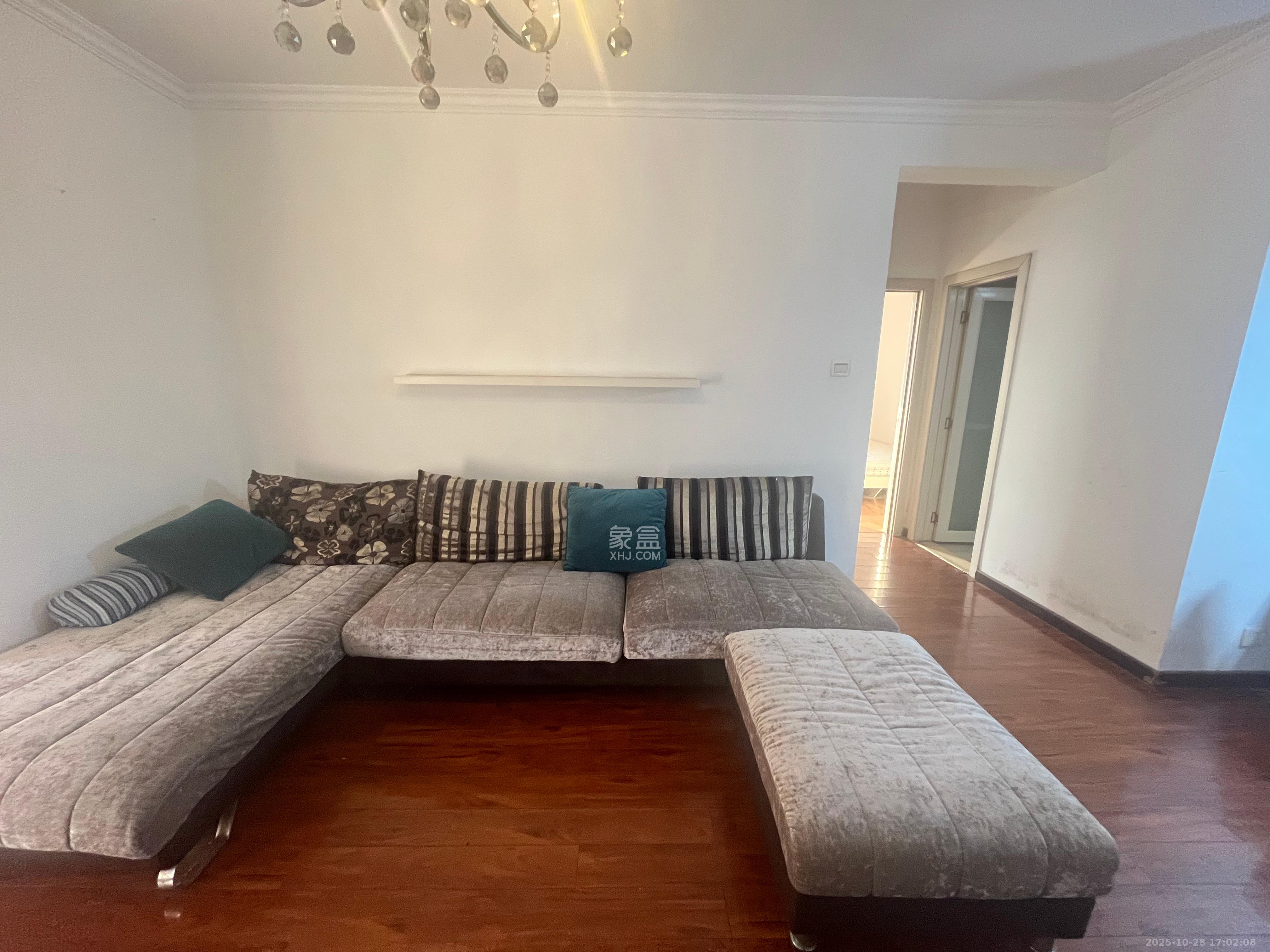 华润凤凰城一期 2室1厅1卫 1700.0元/月 华润凤凰城一期 2室1厅1卫 1700.0元/月室内图