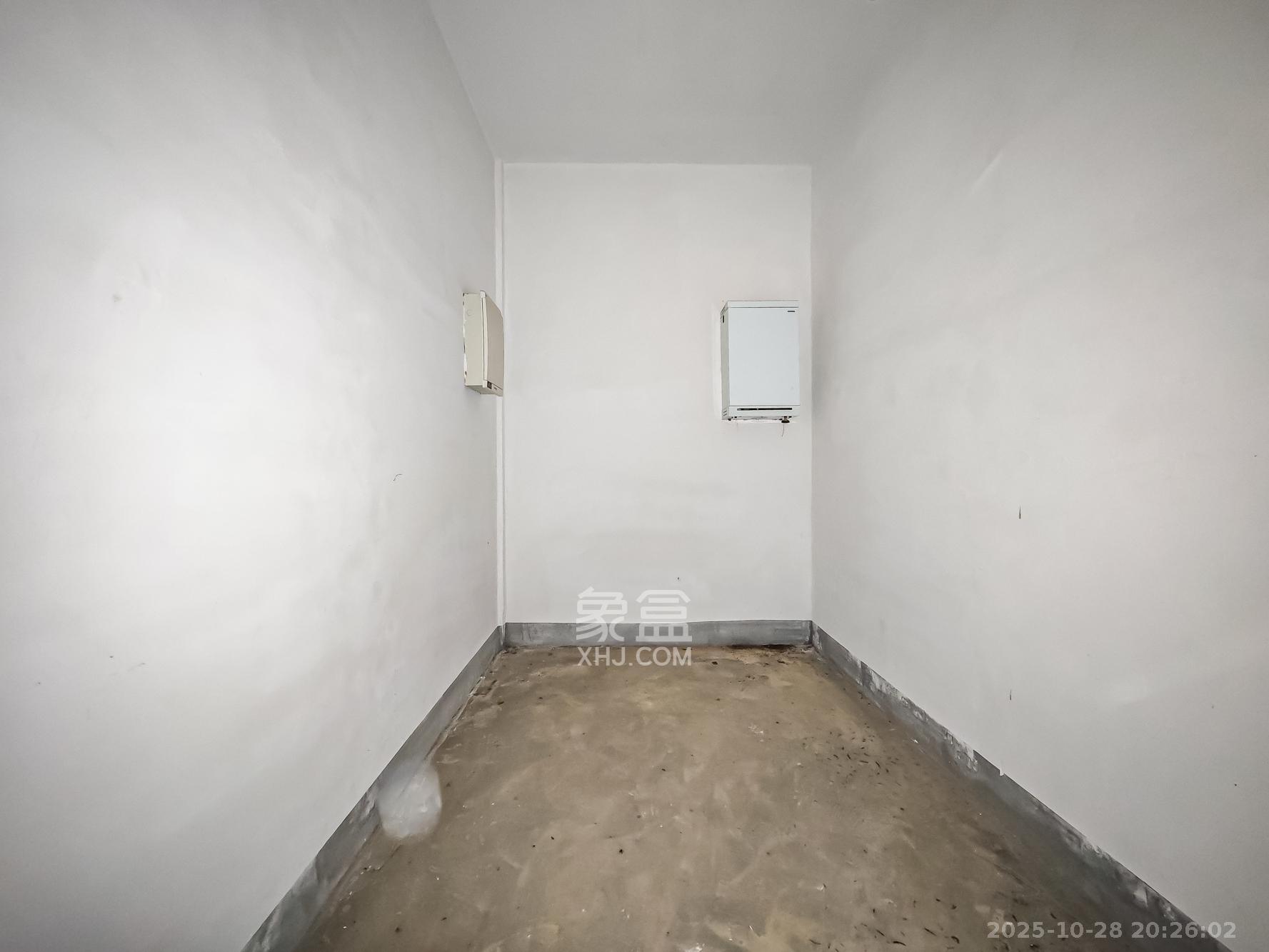 绿城青竹园  5室3厅4卫    1800.0万 绿城青竹园  5室3厅4卫    1800.0万其他