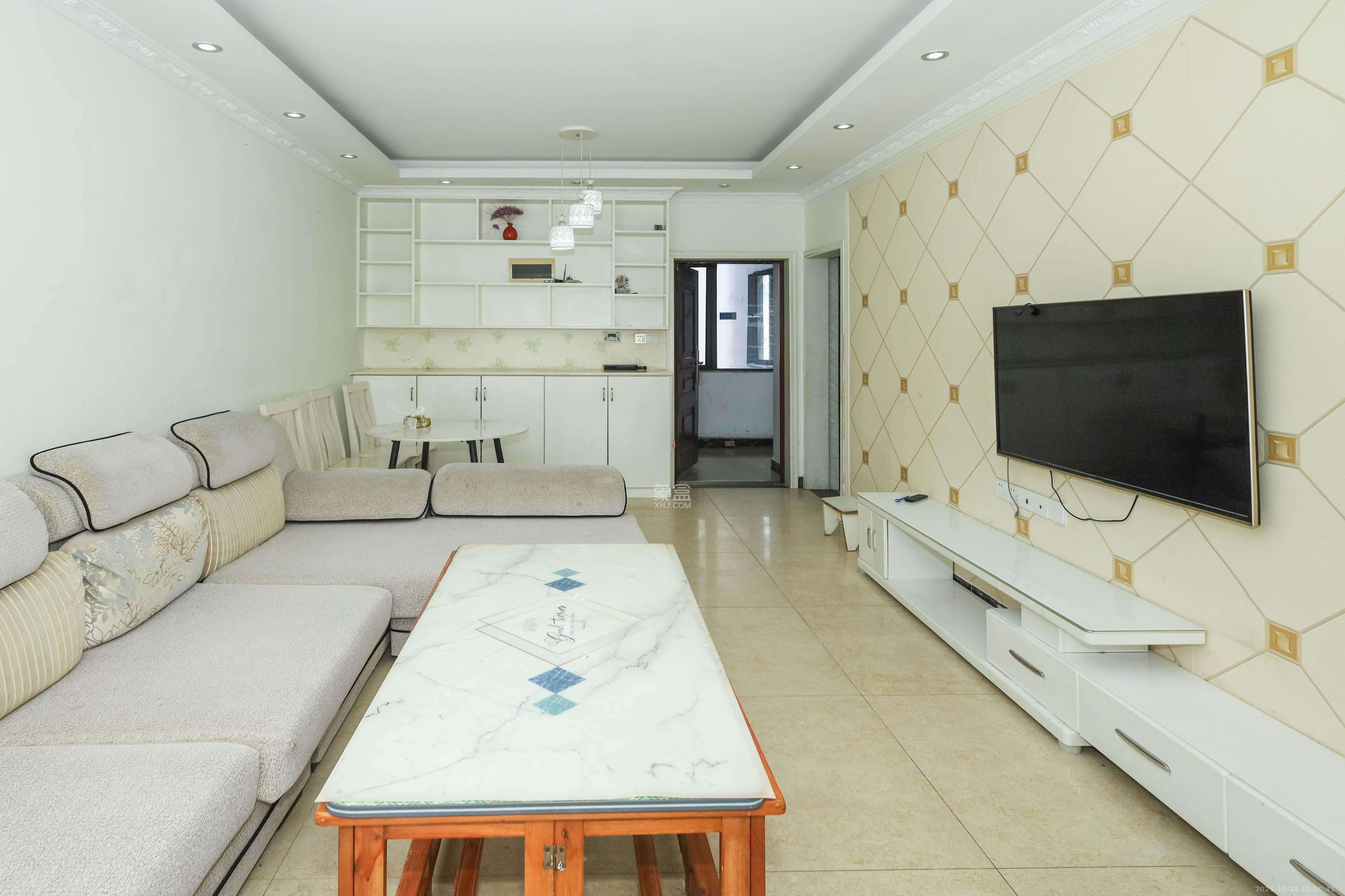 旭辉御府  1室2厅1卫    83.0万客厅