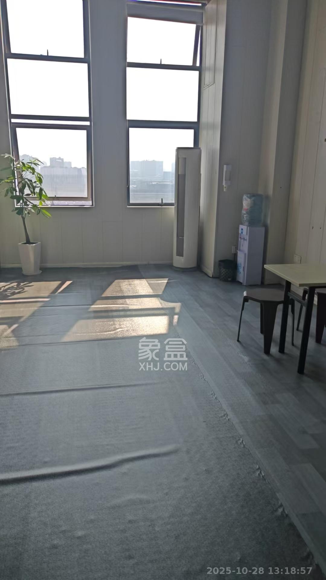 华润置地广场二期  1室0厅0卫    3500.0元/月