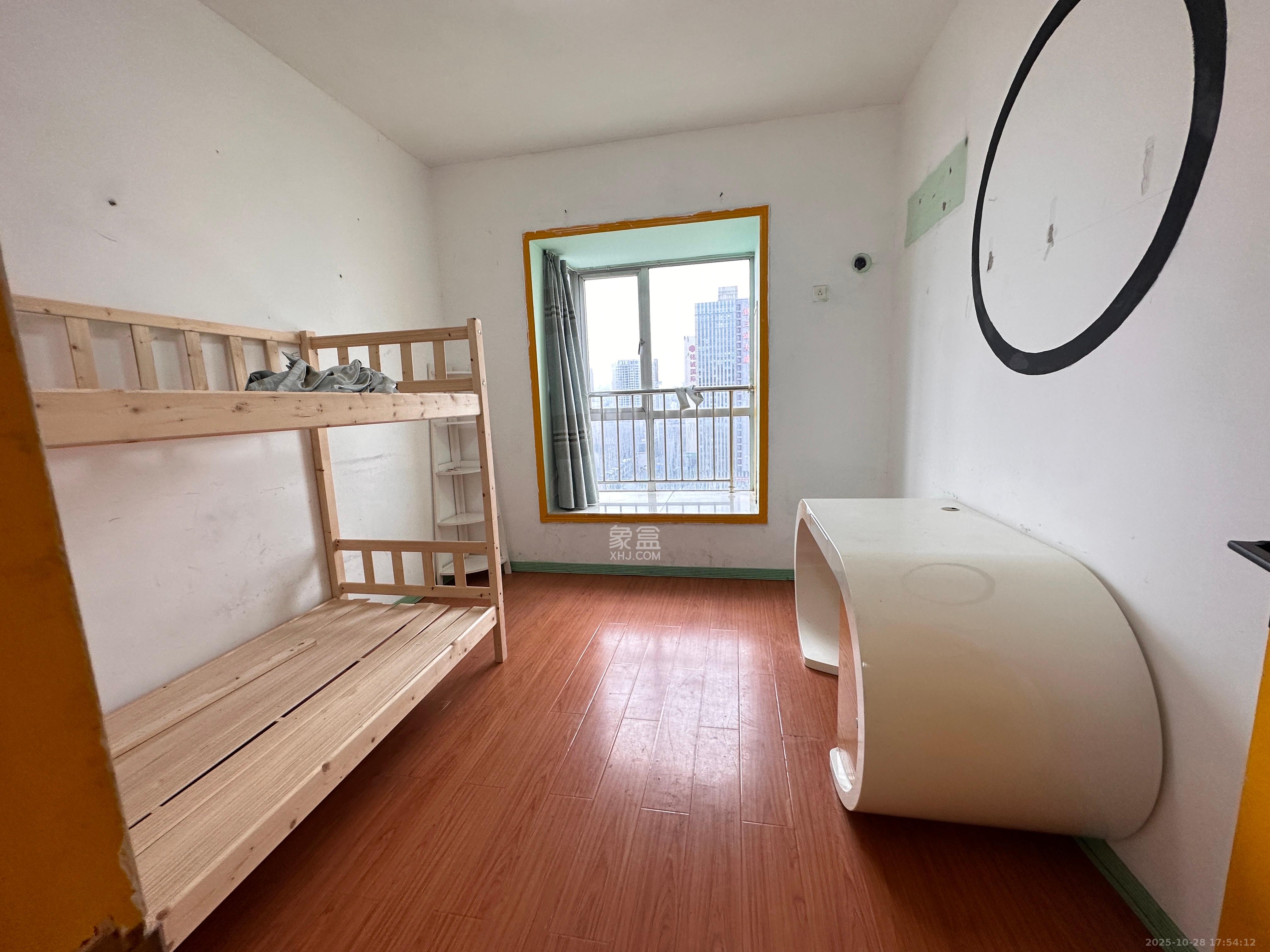 左岸右岸 3室2厅1卫 2200.0元/月 左岸右岸 3室2厅1卫 2200.0元/月室内图