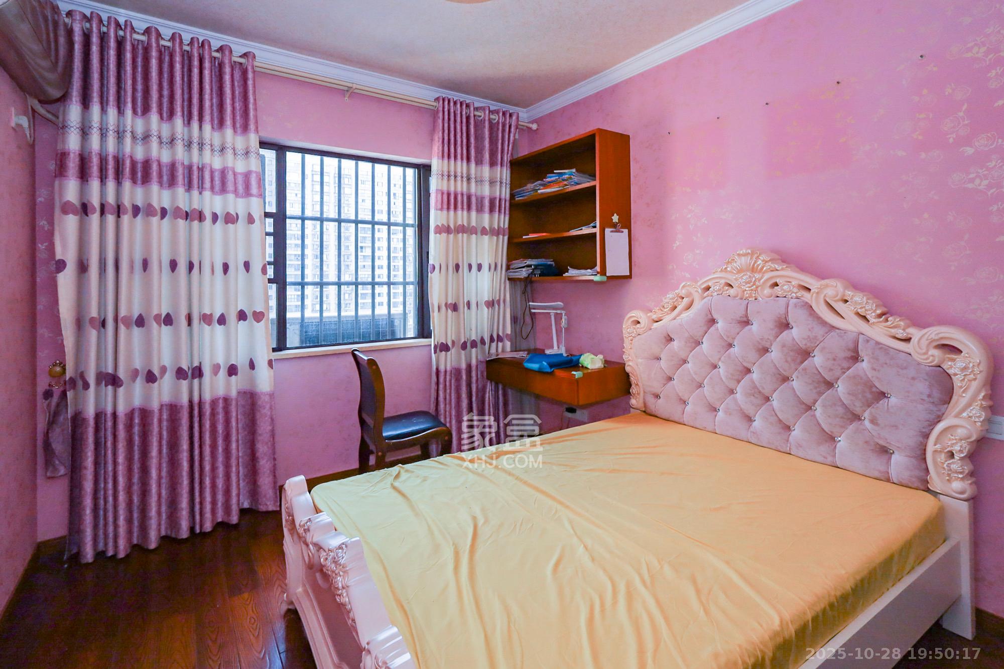 钰龙天下二期(钰龙佳园)  3室2厅1卫    3000.0元/月 钰龙天下二期(钰龙佳园)  3室2厅1卫    3000.0元/月室内图