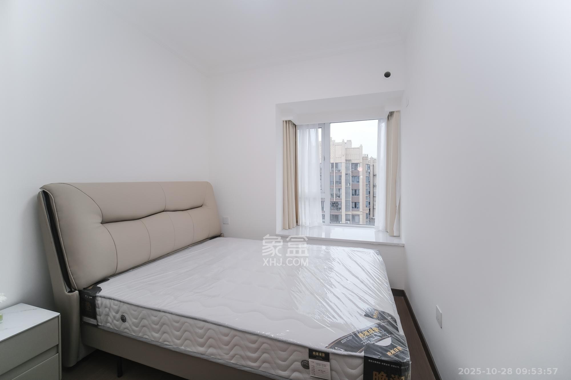 荣盛花语城 4室2厅2卫 99.0万 荣盛花语城 4室2厅2卫 99.0万卧室