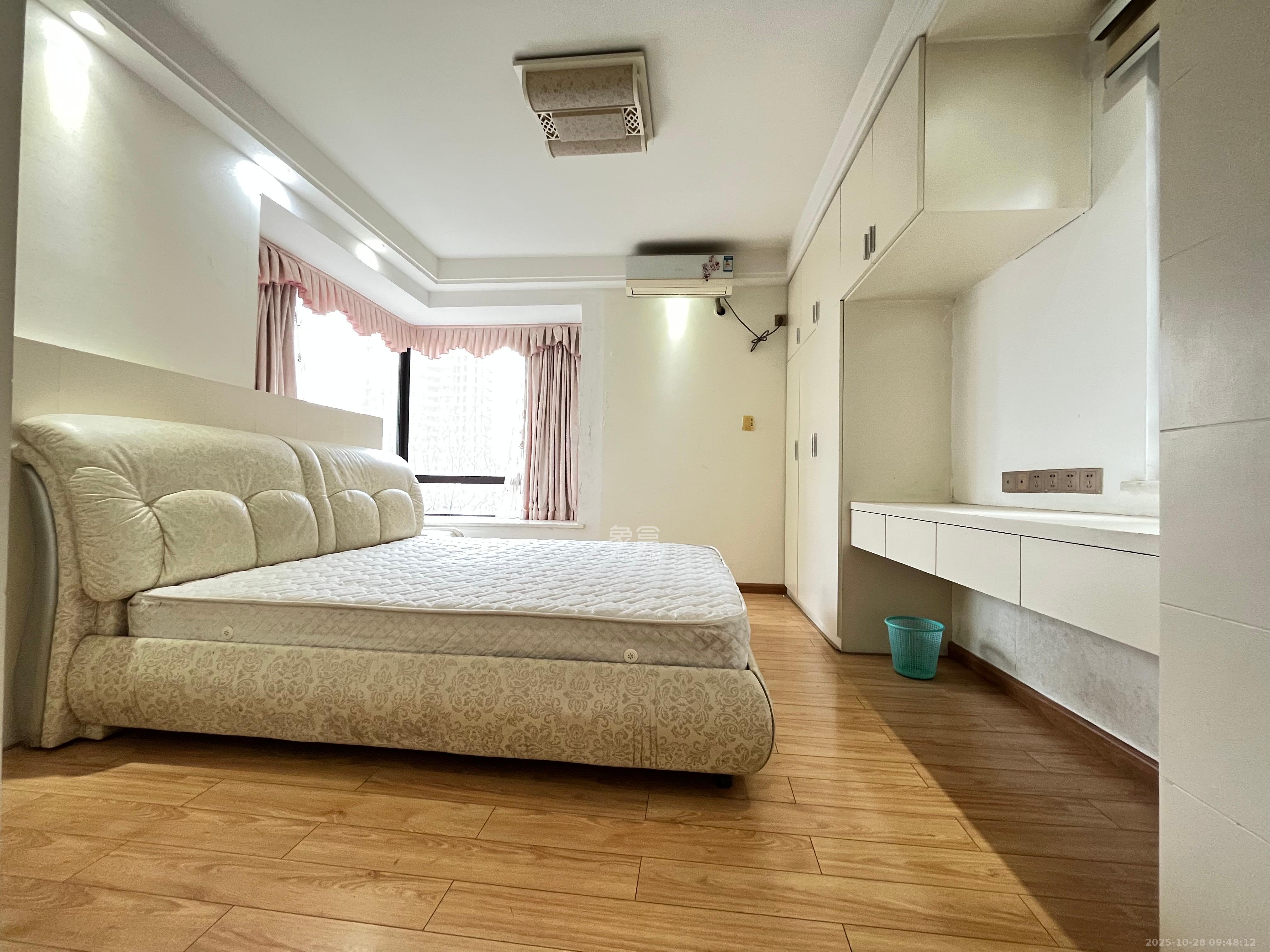 保利麓谷林语C区  4室2厅2卫    4000.0元/月 保利麓谷林语C区  4室2厅2卫    4000.0元/月室内图