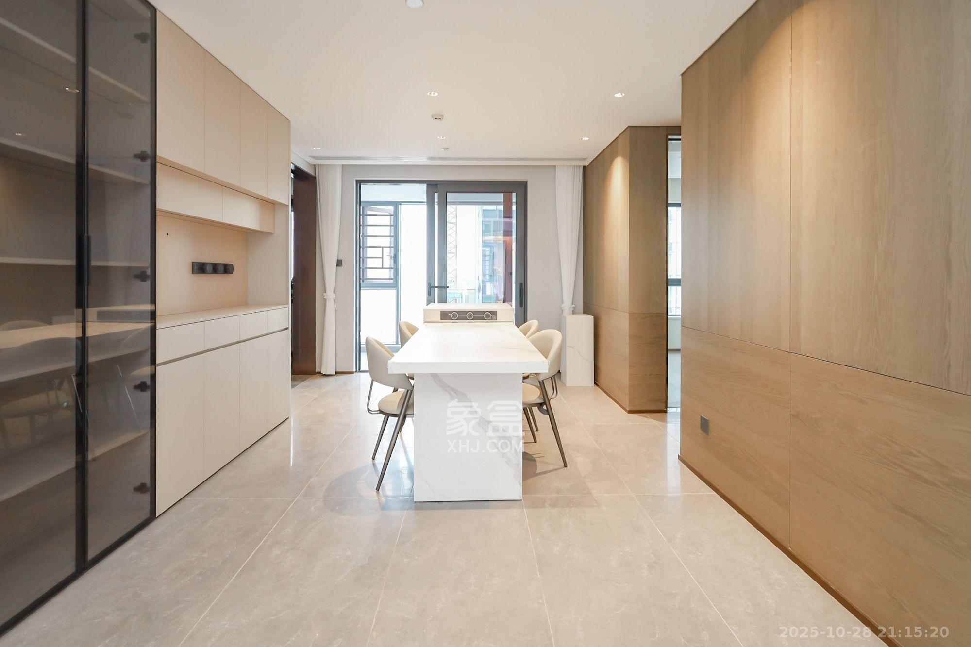 长沙悦府（华润万象城）  3室2厅3卫    11800.0元/月室内图