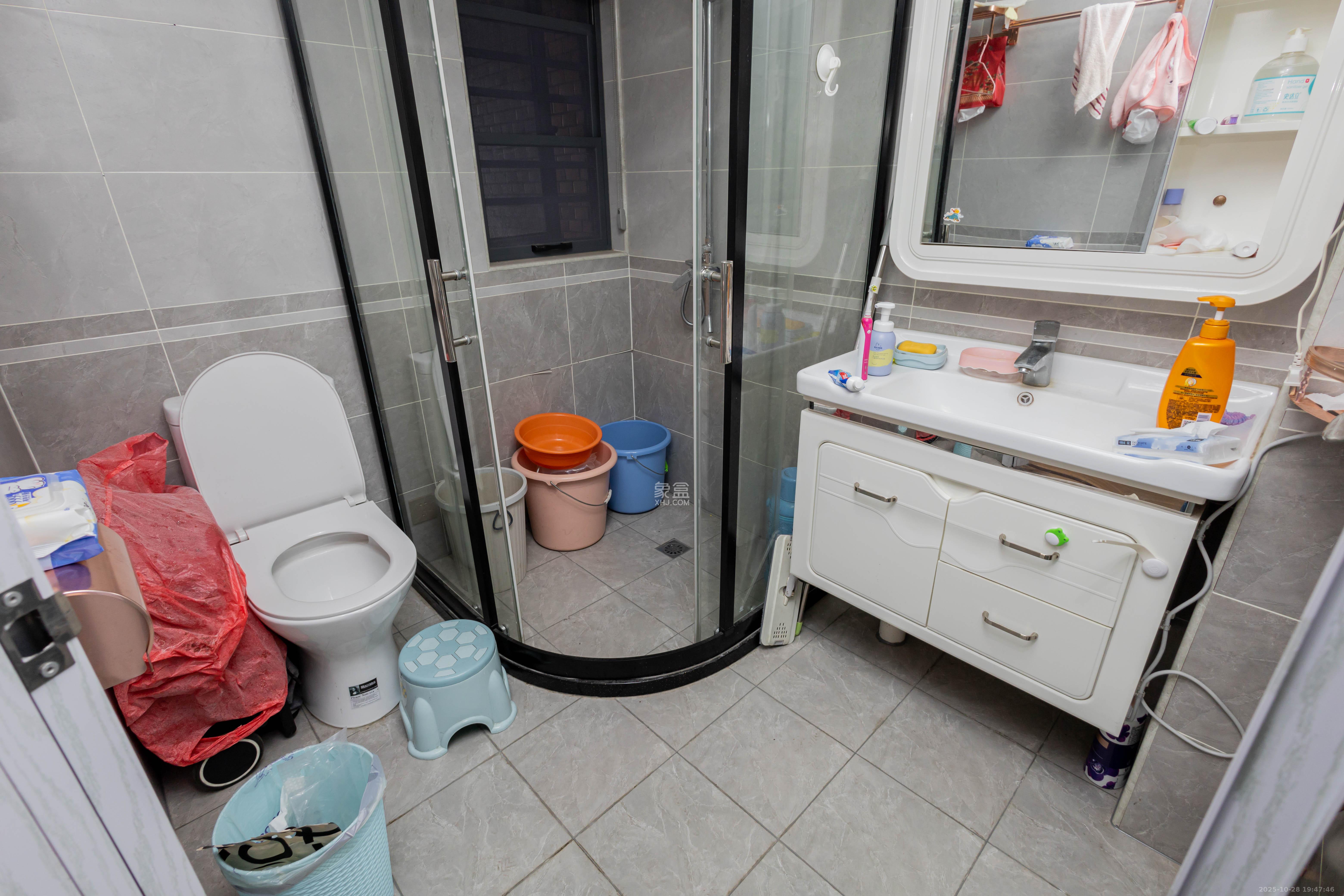 东业上城嘉苑（晟悦国际）  3室2厅2卫    79.8万卫生间