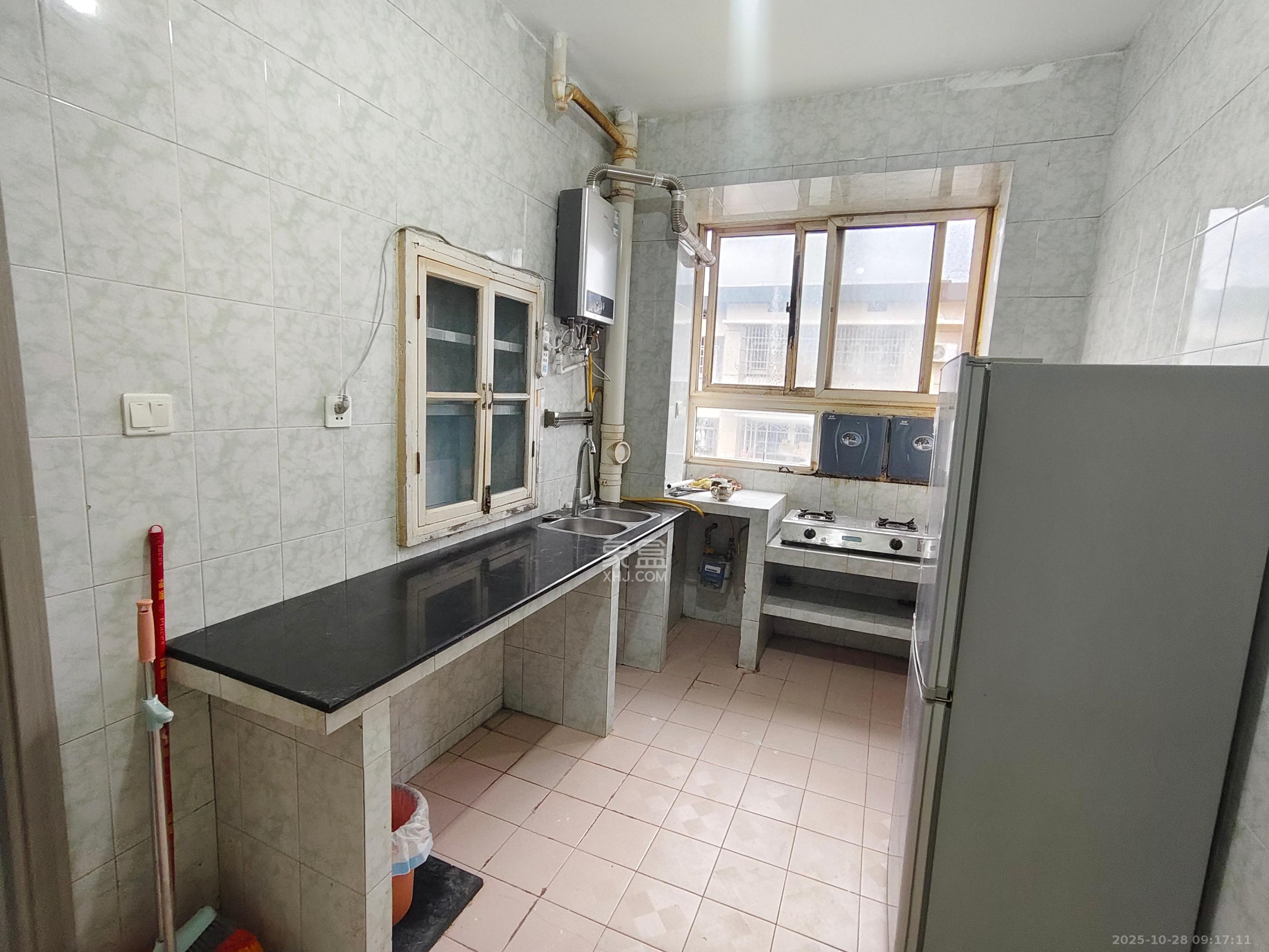 航天大院  3室2厅2卫    2100.0元/月室内图