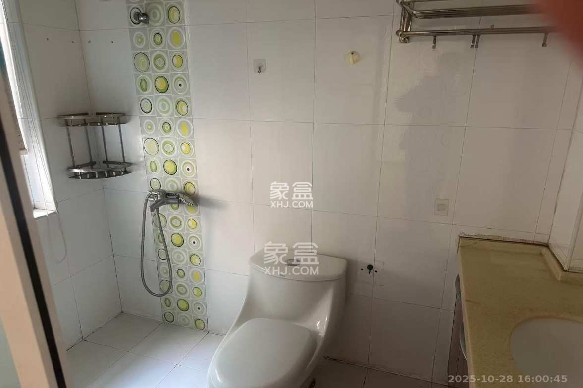 都市春天  3室2厅1卫    2600.0元/月 都市春天  3室2厅1卫    2600.0元/月室内图