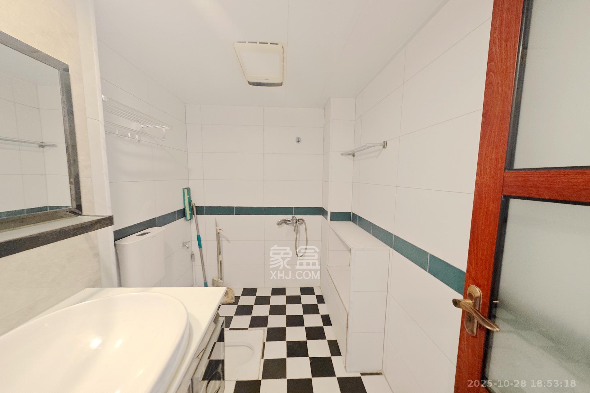 和卉家园  4室2厅1卫    138.0万其他