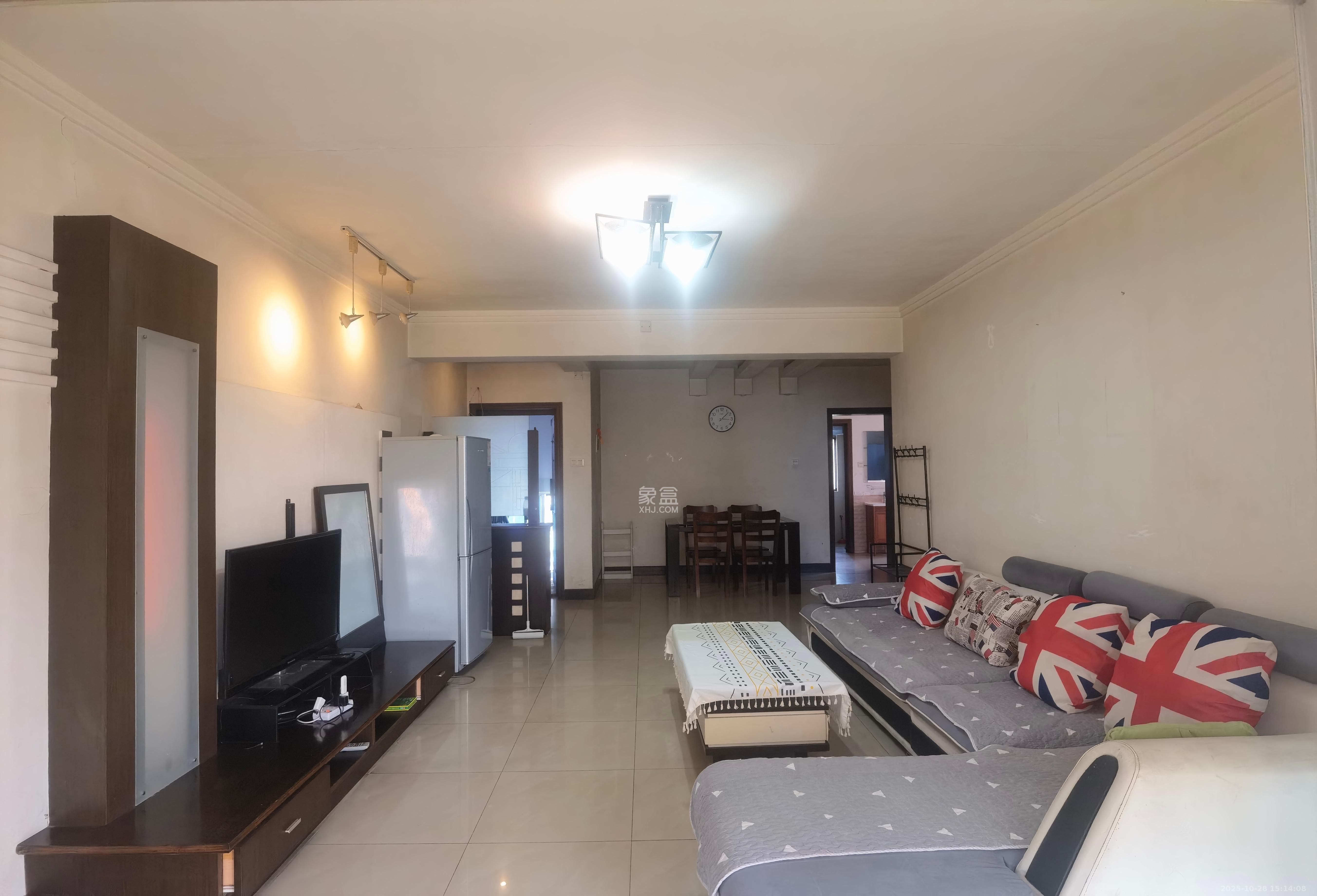 四方小区 2室2厅1卫 1800.0元/月 四方小区 2室2厅1卫 1800.0元/月室内图