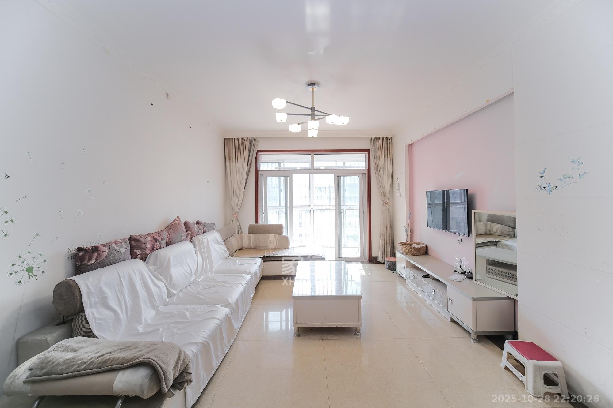 万丽景园 2室2厅1卫 45.8万 万丽景园 2室2厅1卫 45.8万客厅