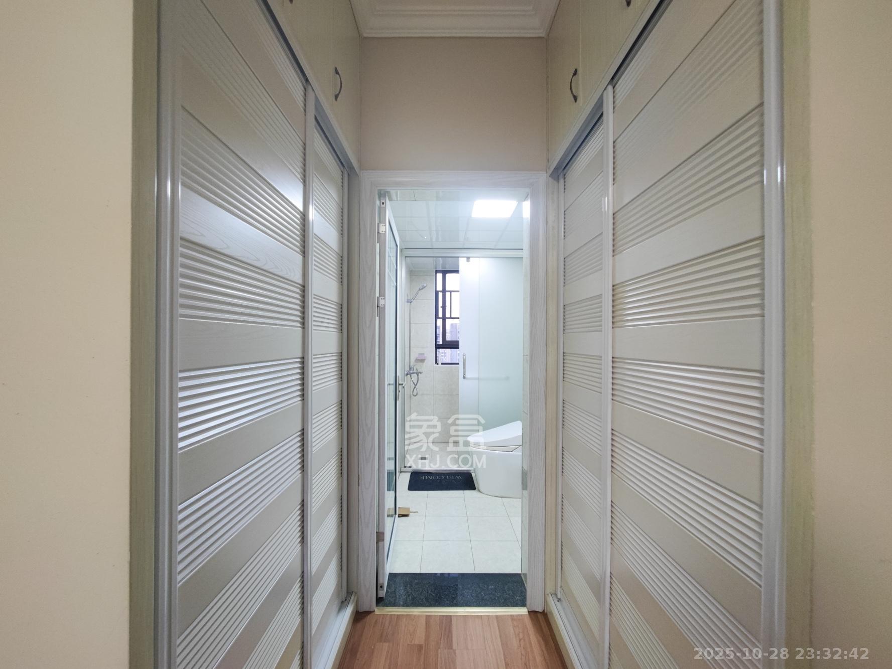 汇金城/嘉华城（二期、三期）  4室2厅2卫    165.0万其他