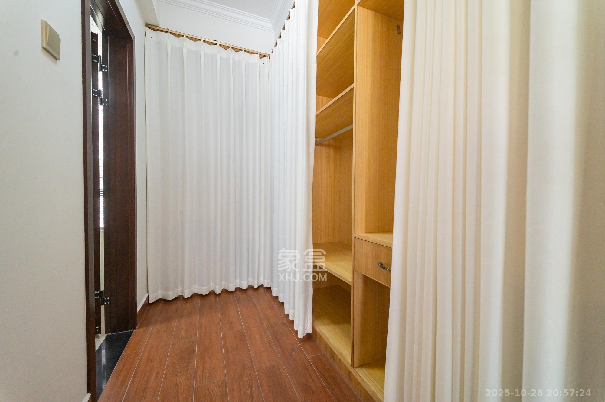 华润凤凰城三期 4室2厅2卫 125.8万 华润凤凰城三期 4室2厅2卫 125.8万其他