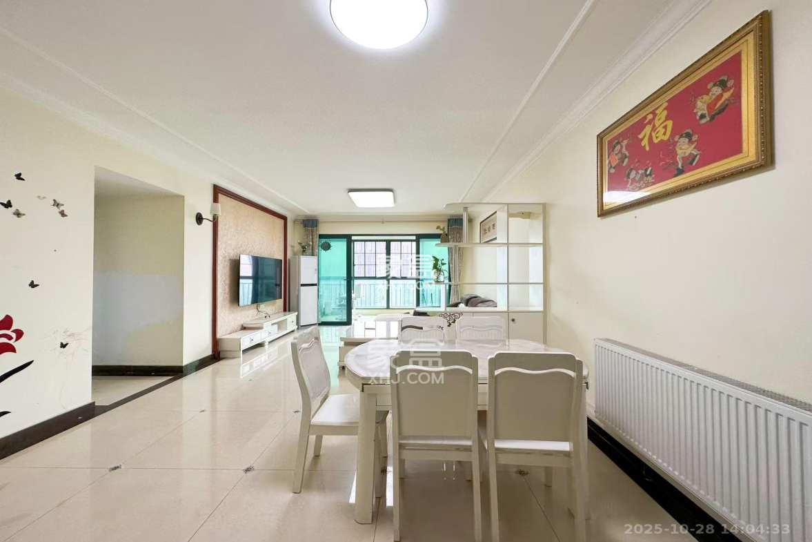 恒大翡翠华庭  3室2厅2卫    2250.0元/月 恒大翡翠华庭  3室2厅2卫    2250.0元/月室内图