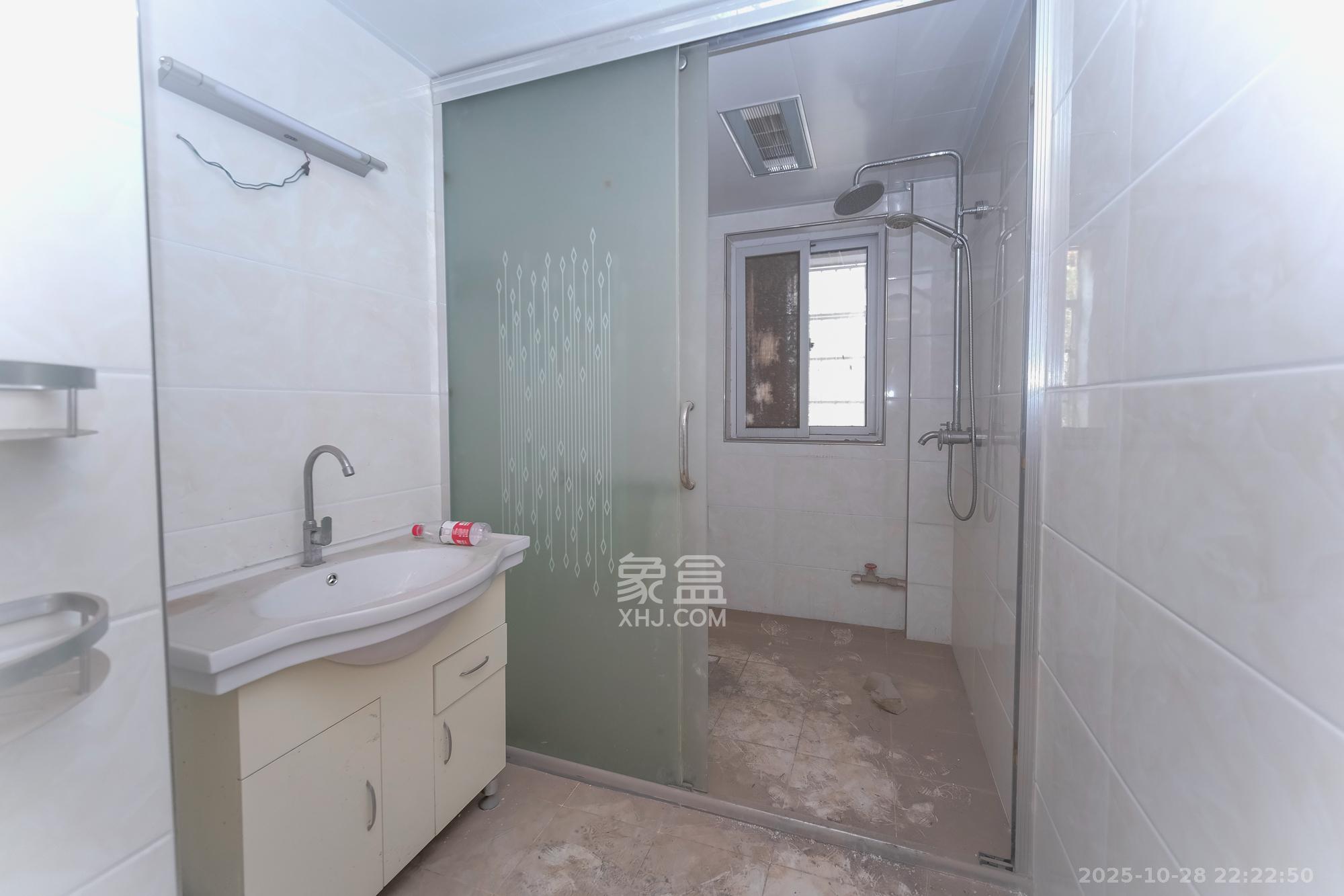 山水湾  3室2厅1卫    75.0万 山水湾  3室2厅1卫    75.0万卫生间