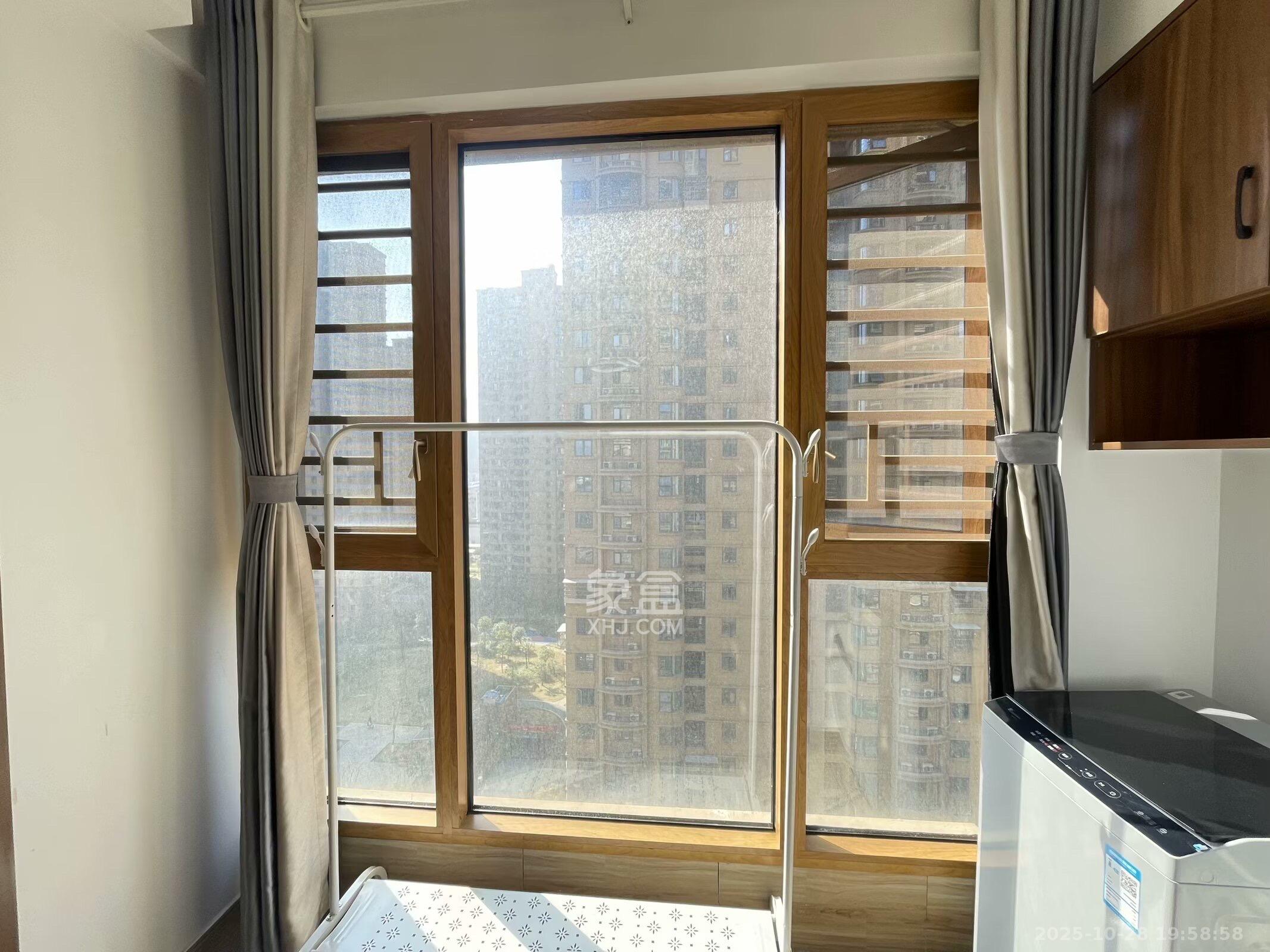 嘉雨兴园  1室1厅1卫    1700.0元/月室内图