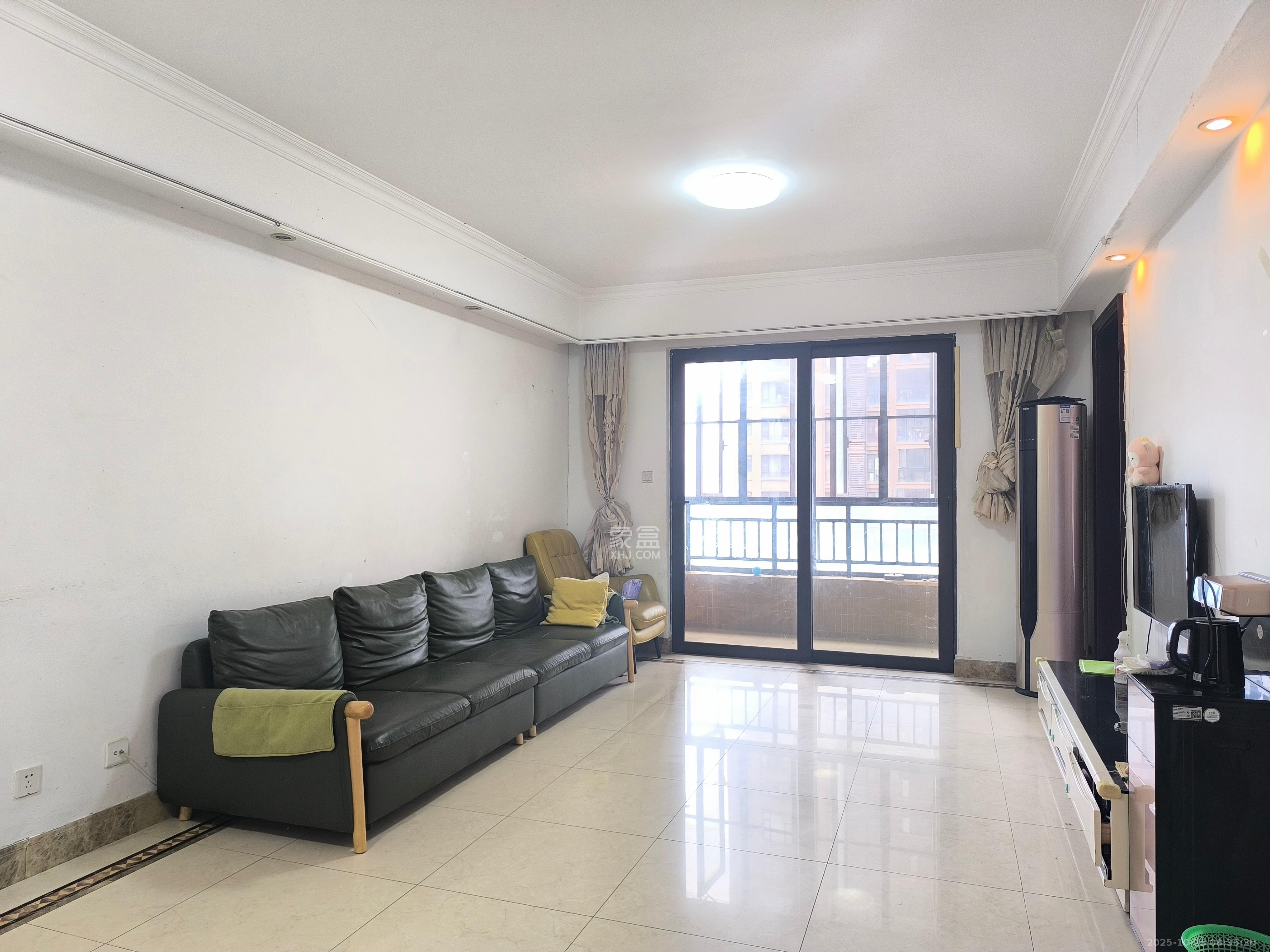 中海国际一期  3室2厅1卫    1800.0元/月 中海国际一期  3室2厅1卫    1800.0元/月室内图