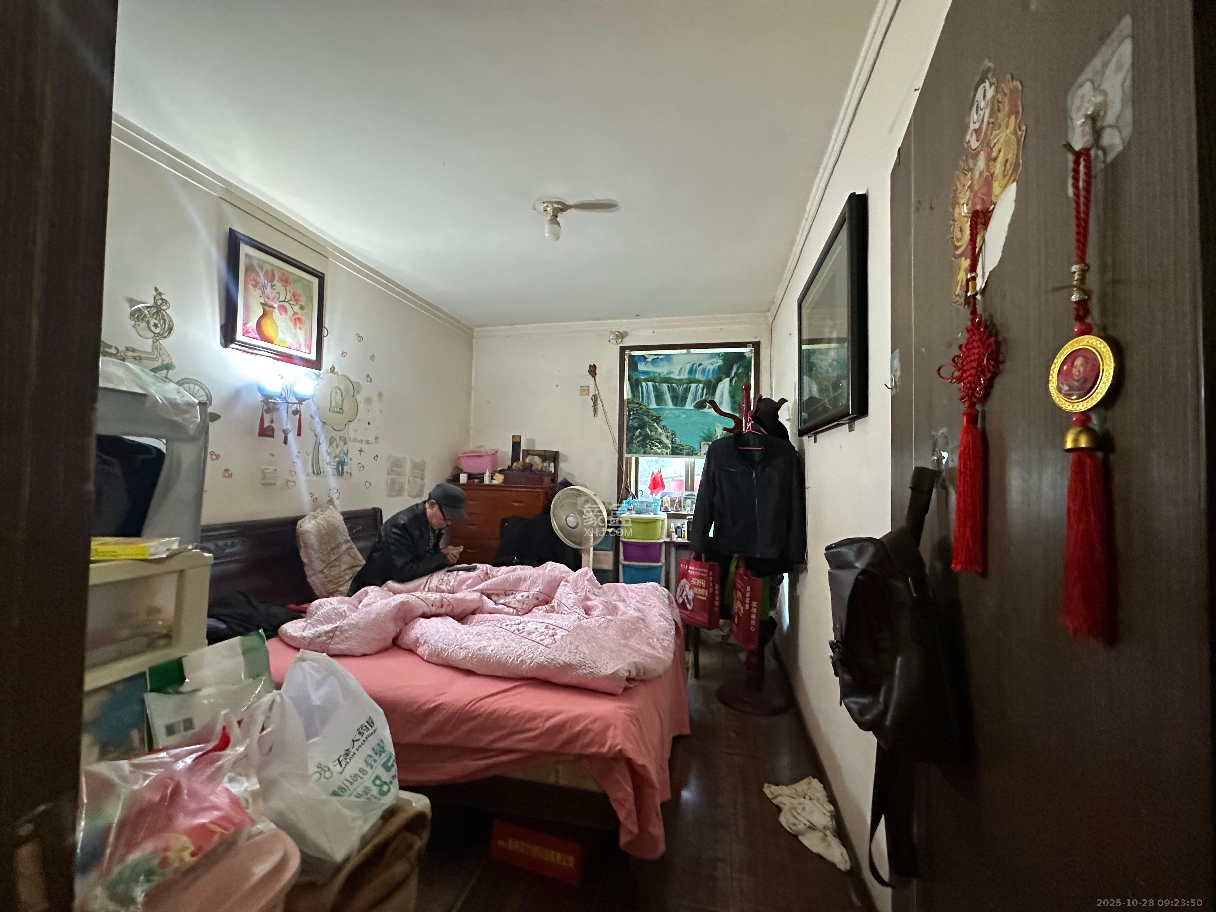 长监宿舍  2室1厅1卫    1300.0元/月 长监宿舍  2室1厅1卫    1300.0元/月室内图