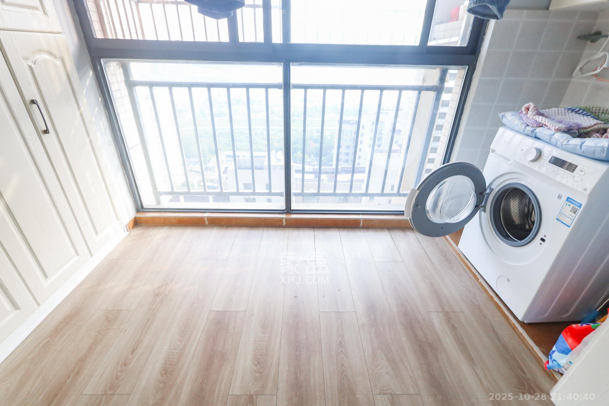 胜家雅苑  3室2厅1卫    140.0万阳台