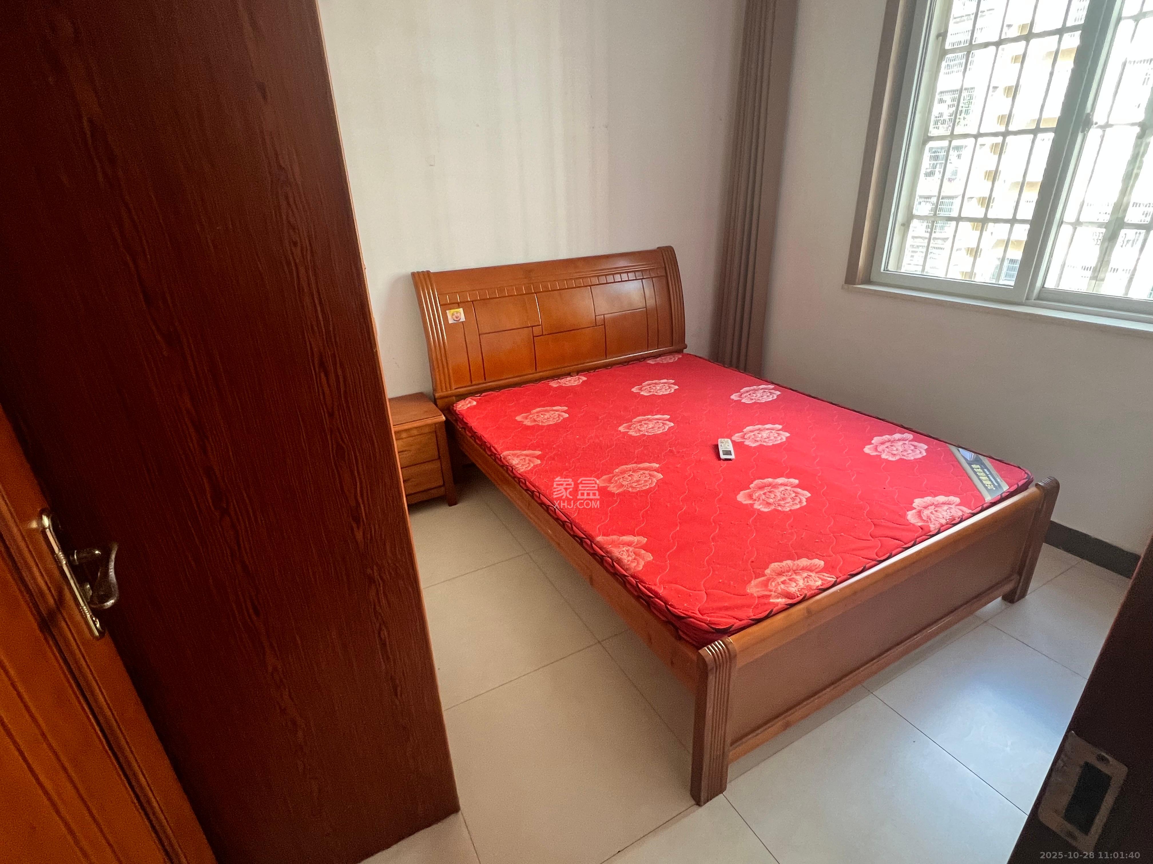 和馨园 3室1厅2卫 2200.0元/月 和馨园 3室1厅2卫 2200.0元/月室内图