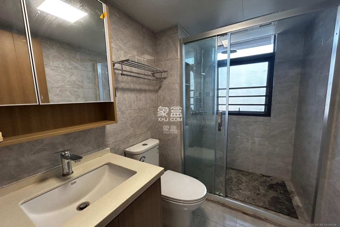 汉唐世家二期  3室2厅1卫    2500.0元/月 汉唐世家二期  3室2厅1卫    2500.0元/月室内图