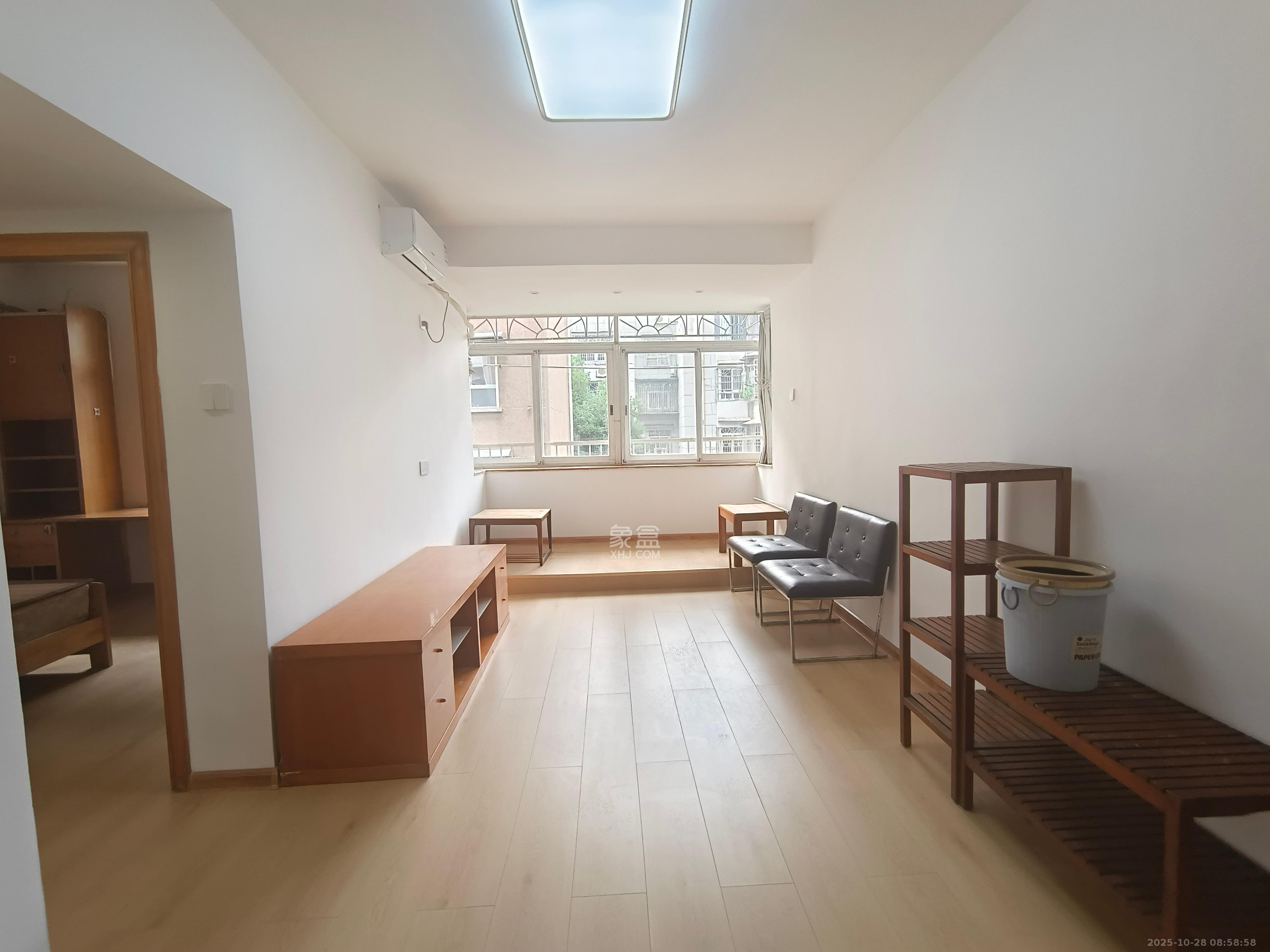 长岭包装宿舍 2室1厅1卫 1500.0元/月 长岭包装宿舍 2室1厅1卫 1500.0元/月室内图