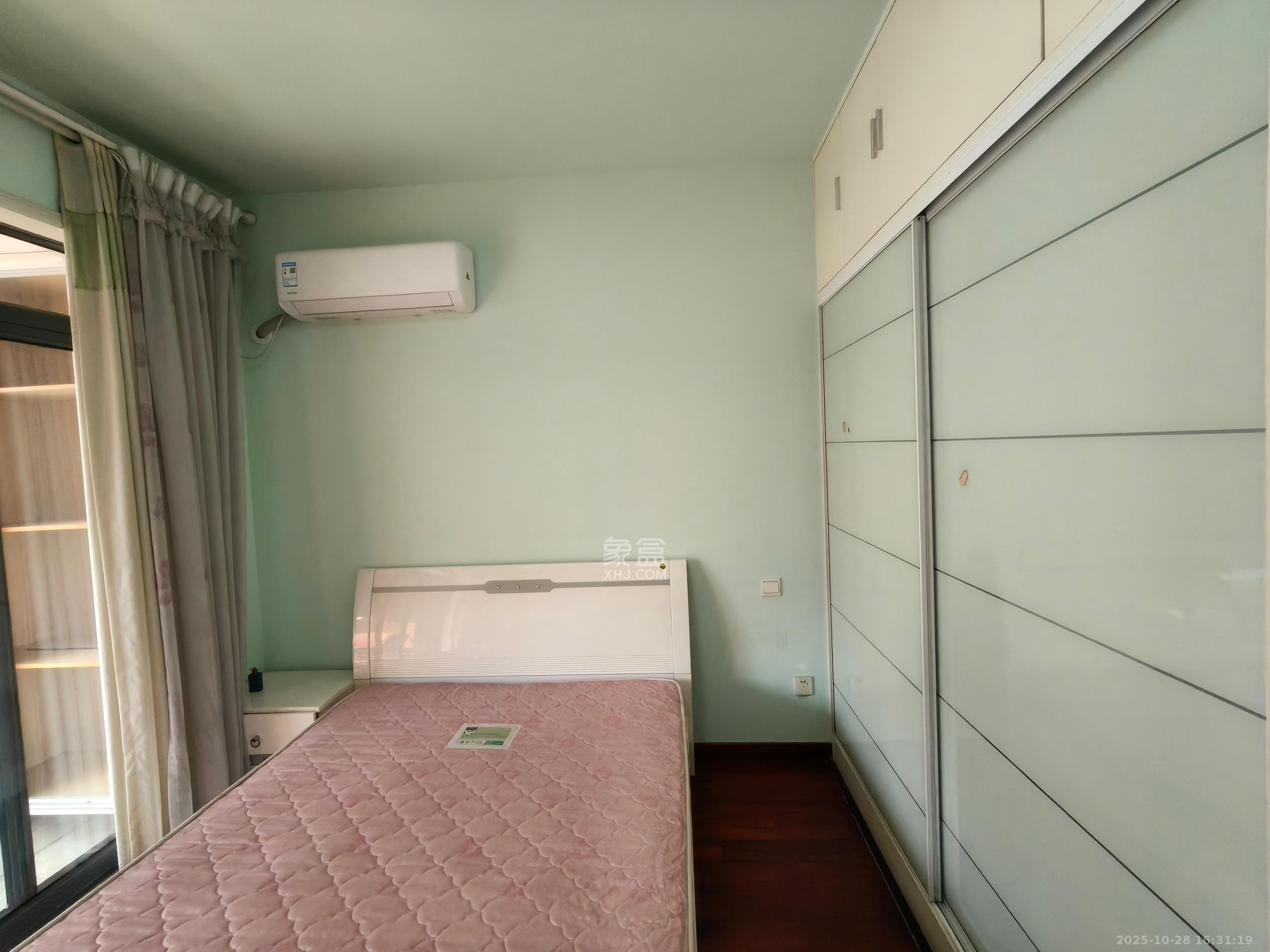 奥林匹克花园  3室2厅2卫    2300.0元/月室内图