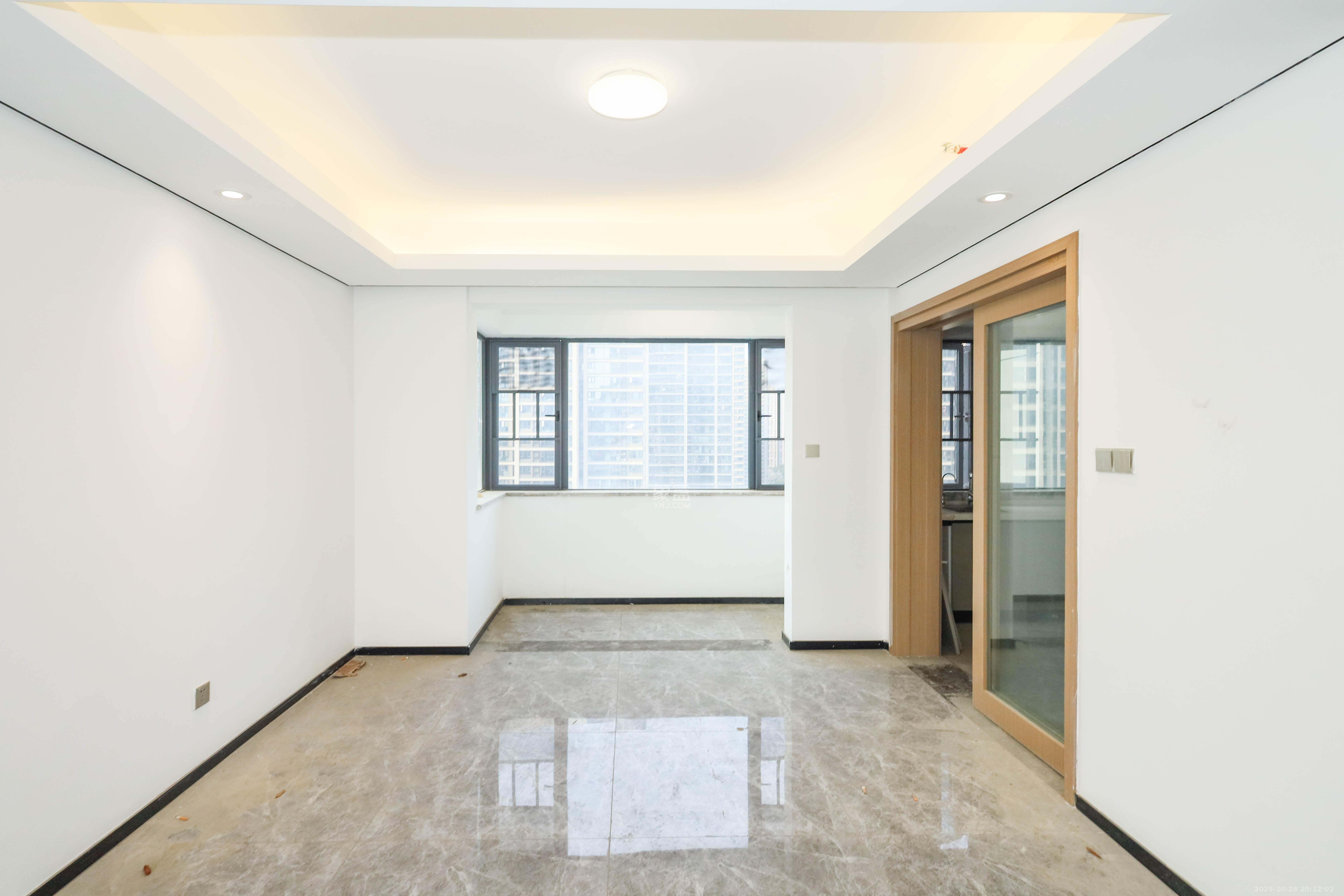 中国铁建湘语梅溪  4室2厅2卫    159.0万客厅