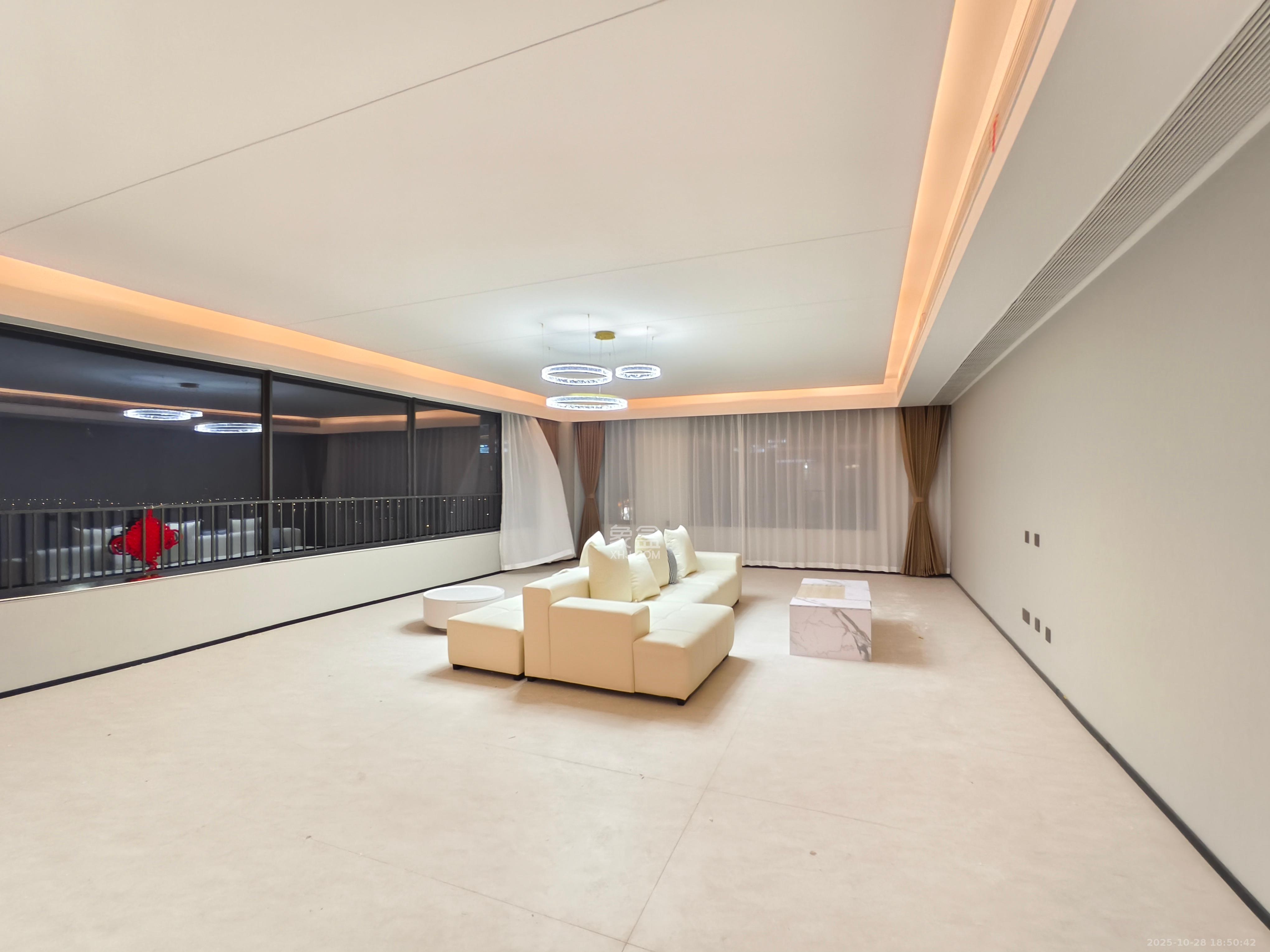 万科松湖天地  4室2厅4卫    10000.0元/月