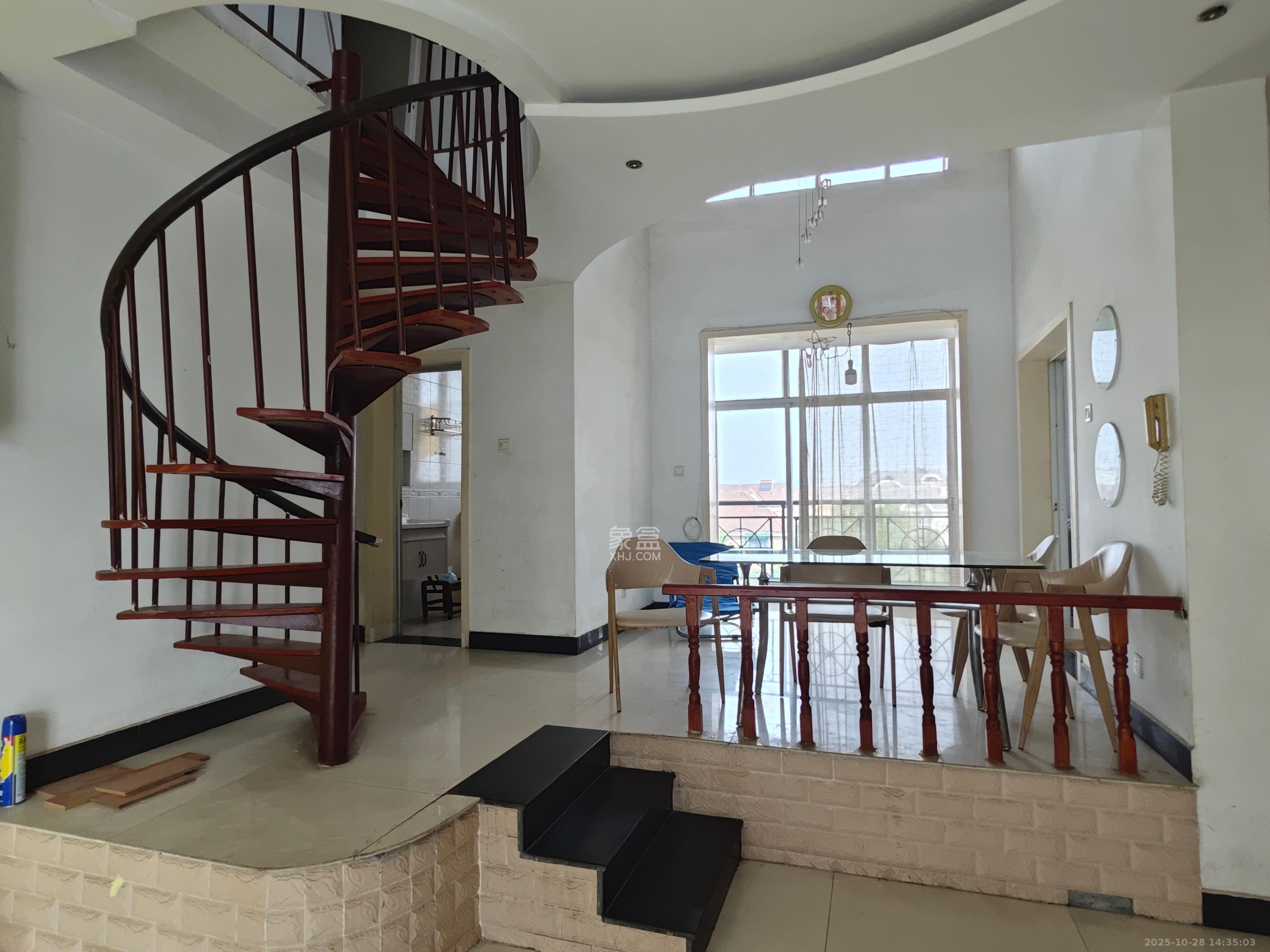 山水人家一二期  3室2厅1卫    1500.0元/月室内图