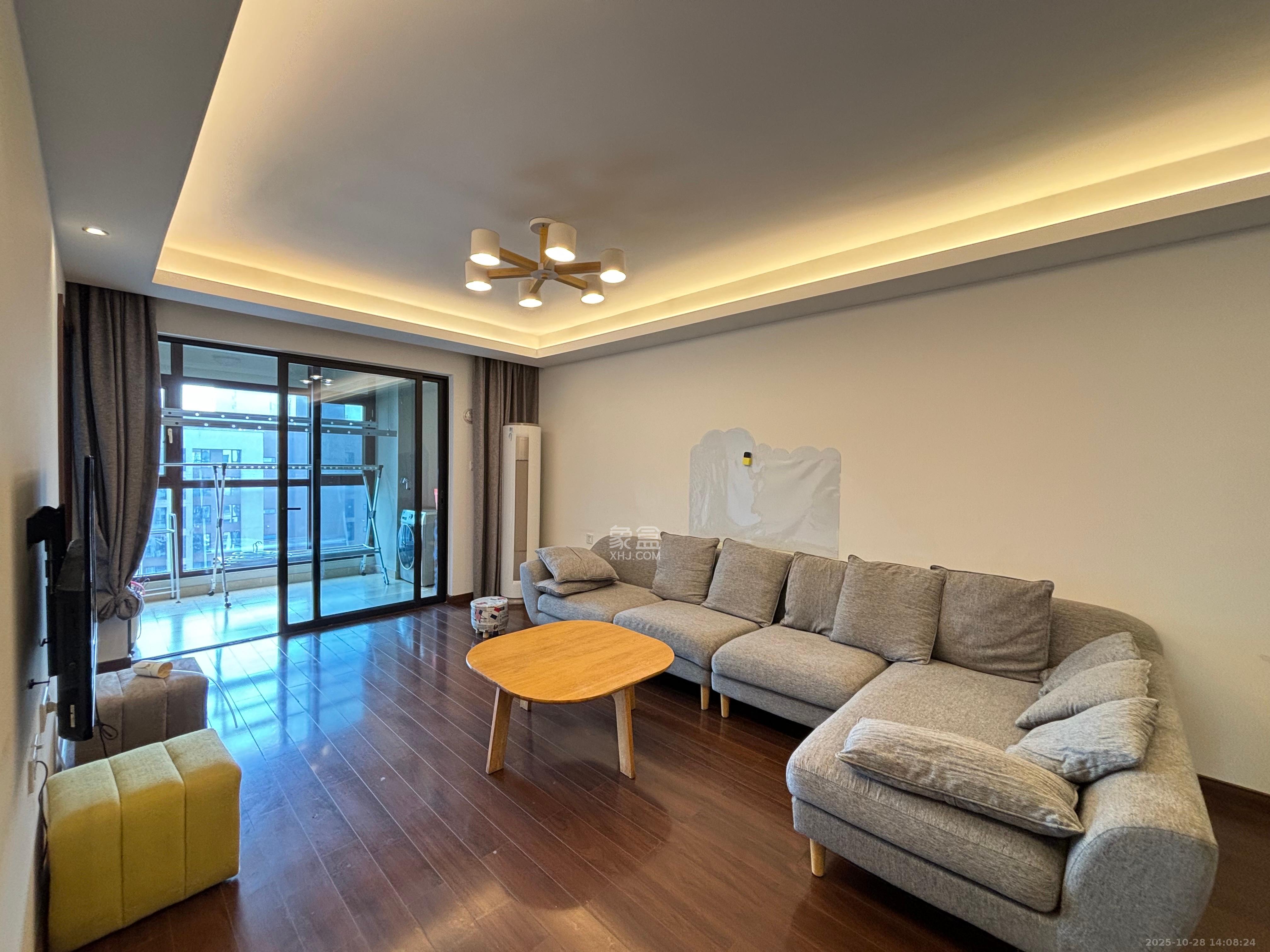 万科里金域滨江  3室2厅1卫    3600.0元/月室内图