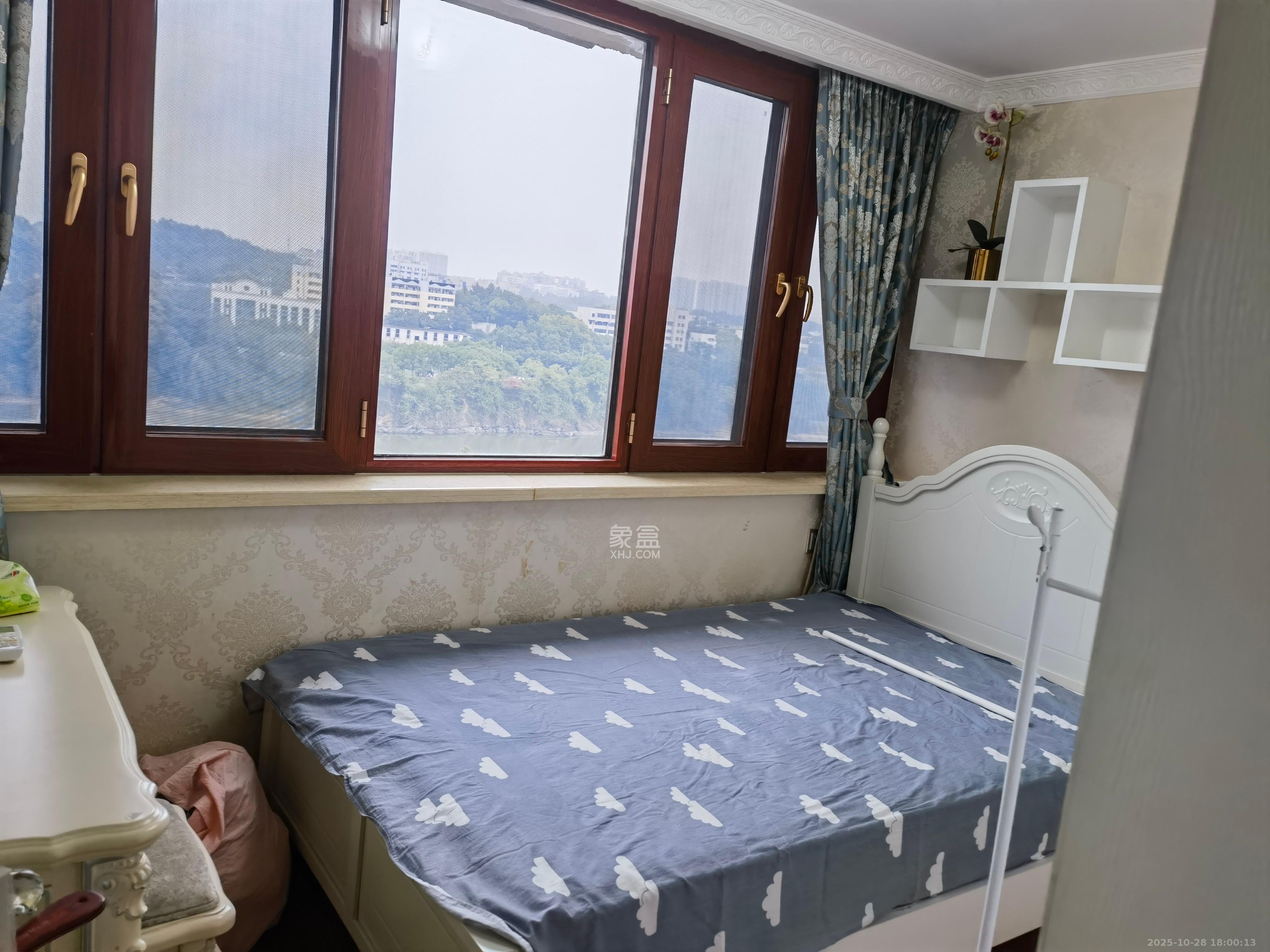 海洋半岛（月珑湾）  4室2厅2卫    3200.0元/月室内图