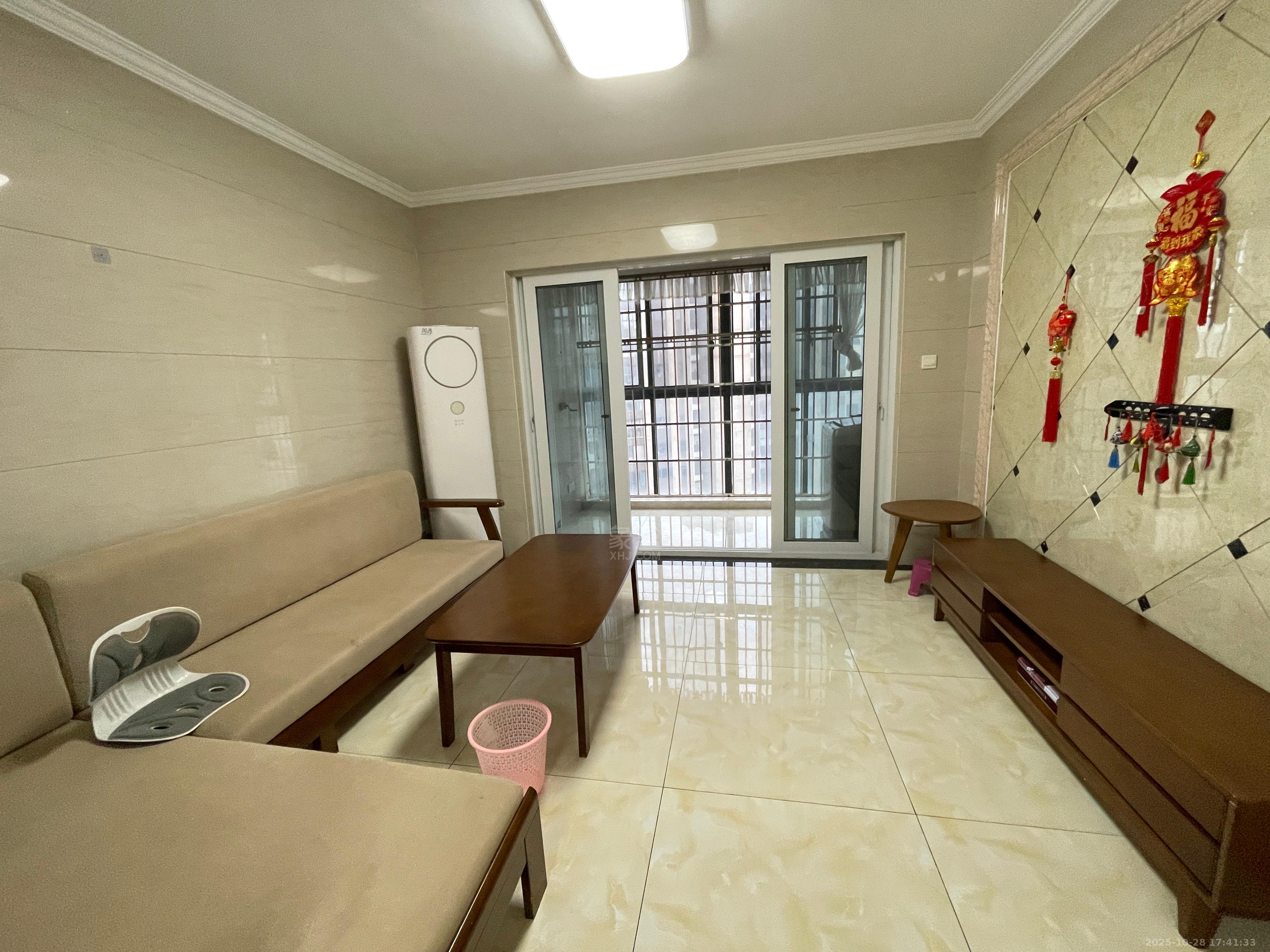 美的城三期 3室2厅2卫 1900.0元/月 美的城三期 3室2厅2卫 1900.0元/月室内图